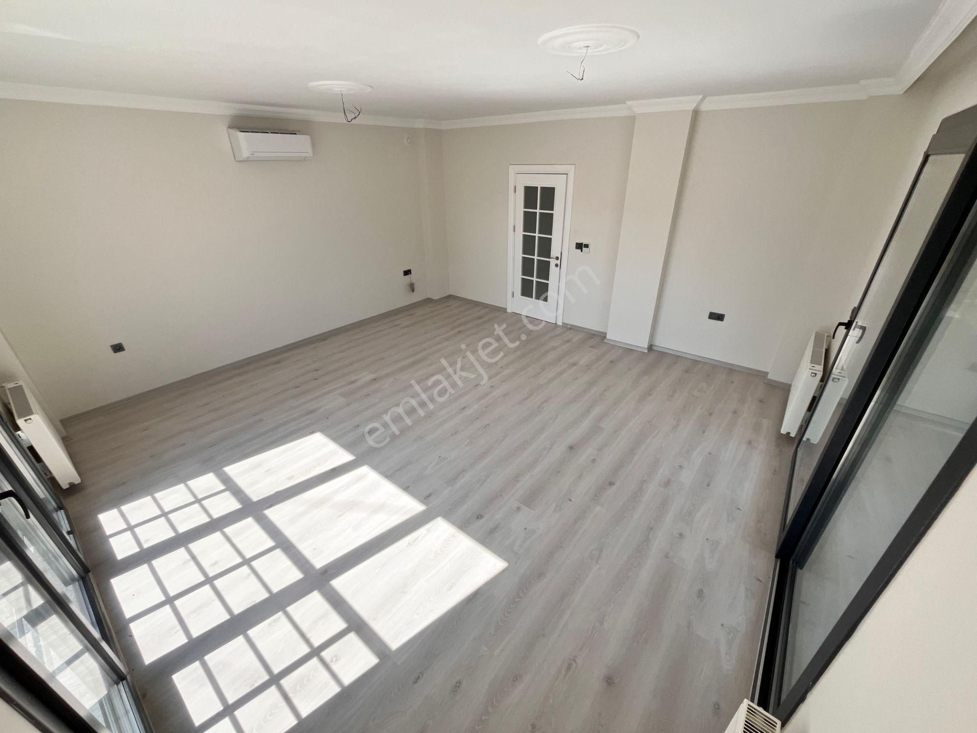 Sadece Parstan Zeytinlide Çay Manzaralı Lüks Satılık 4+1 Villa - Görsel 4