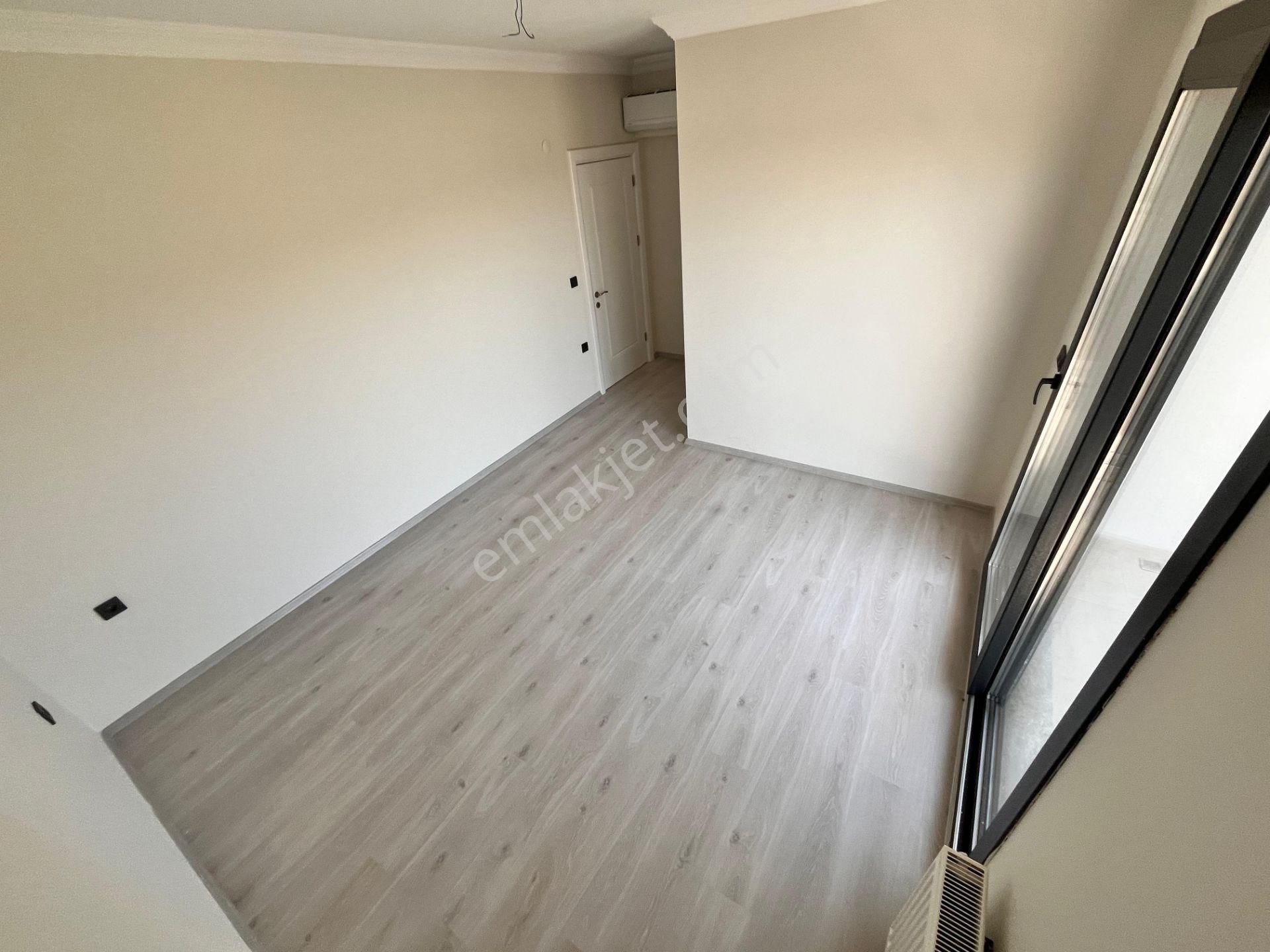 Sadece Parstan Zeytinlide Çay Manzaralı Lüks Satılık 4+1 Villa - Görsel 32