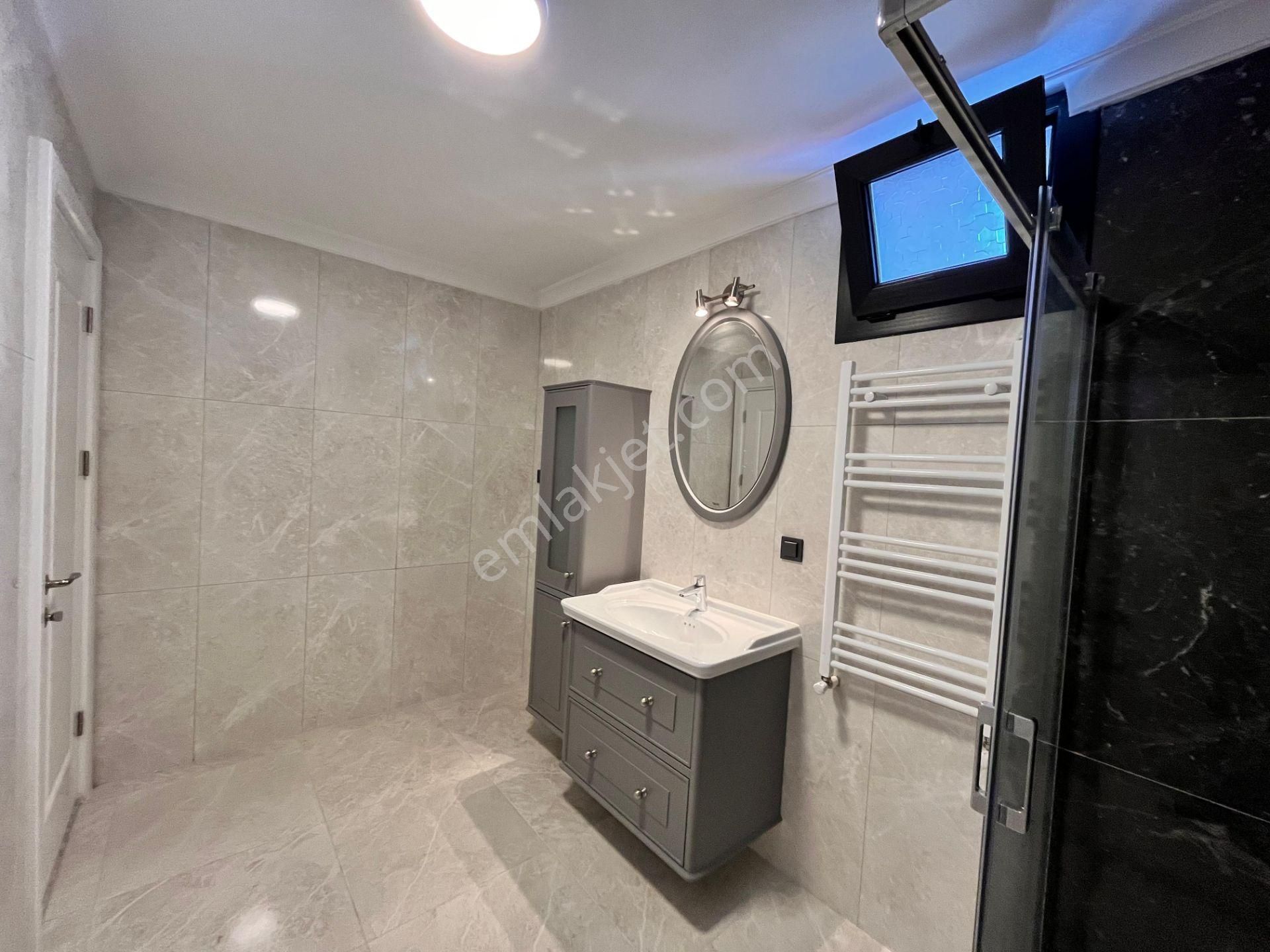 Sadece Parstan Zeytinlide Çay Manzaralı Lüks Satılık 4+1 Villa - Görsel 18