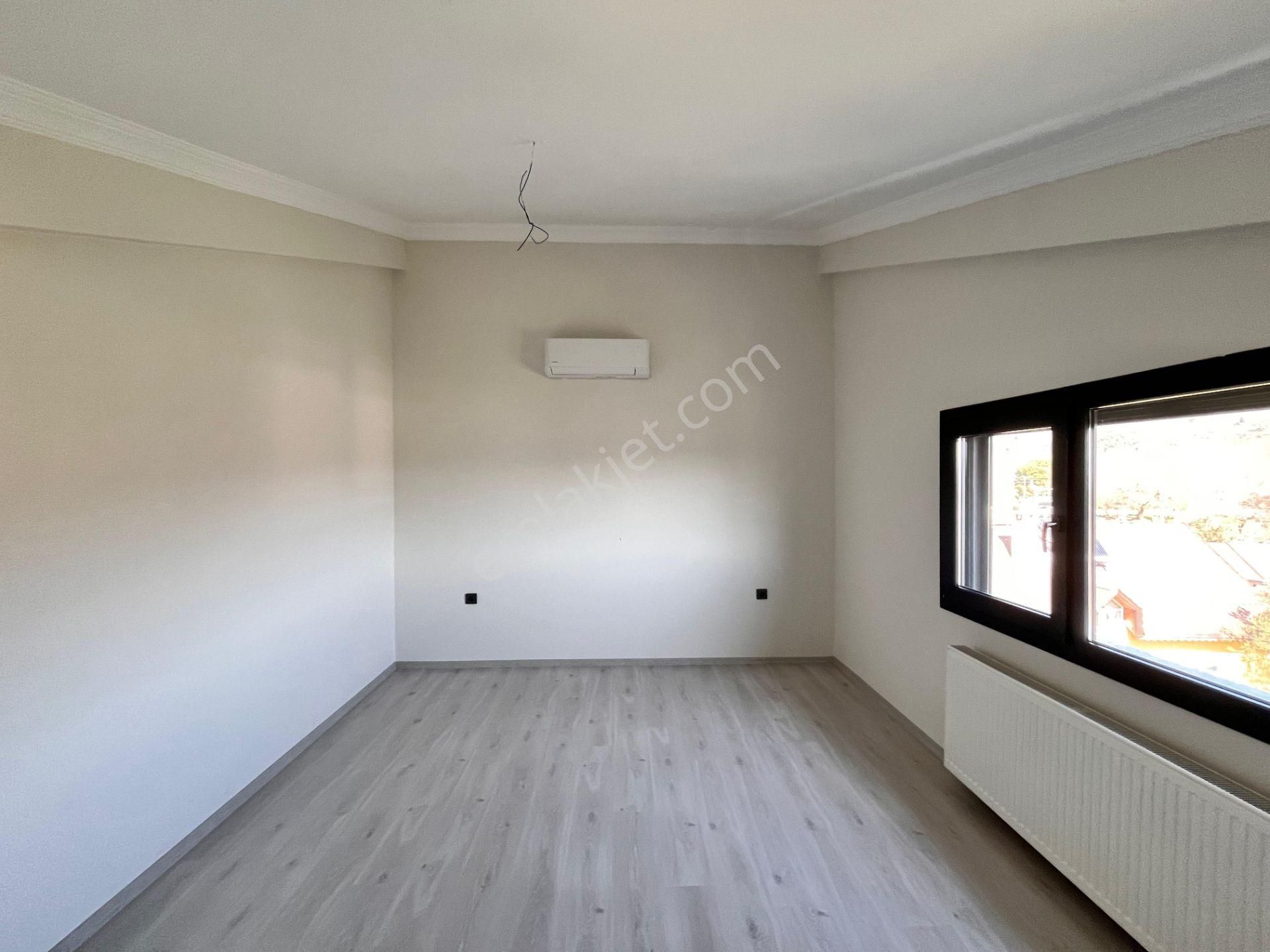 Sadece Parstan Zeytinlide Çay Manzaralı Lüks Satılık 4+1 Villa - Görsel 35