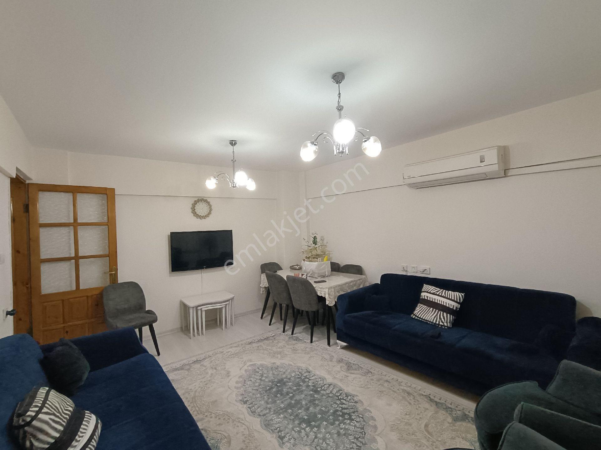 Bornova Kızılay Mahallesinde Kapalı Mutfaklı 3+1 Satılık Daire - Görsel 9