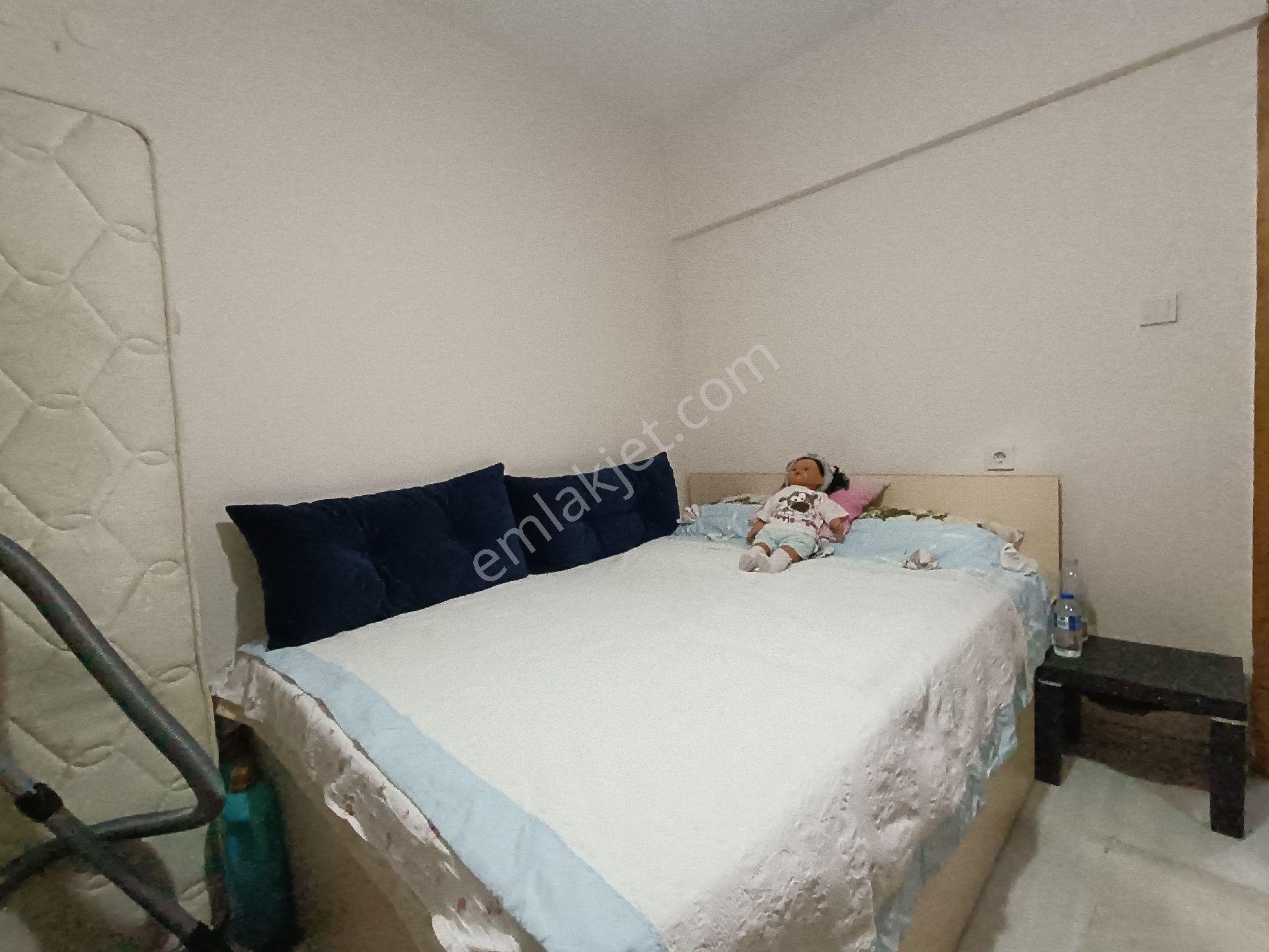 Bornova Kızılay Mahallesinde Kapalı Mutfaklı 3+1 Satılık Daire - Görsel 21