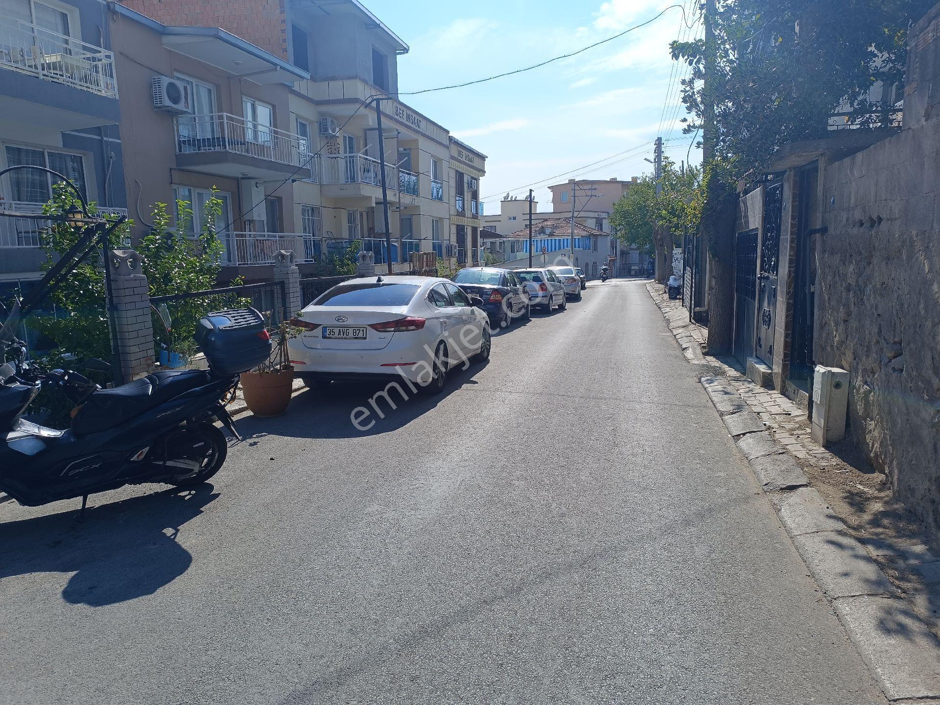 Bornova Kızılay Mahallesinde Kapalı Mutfaklı 3+1 Satılık Daire - Görsel 32