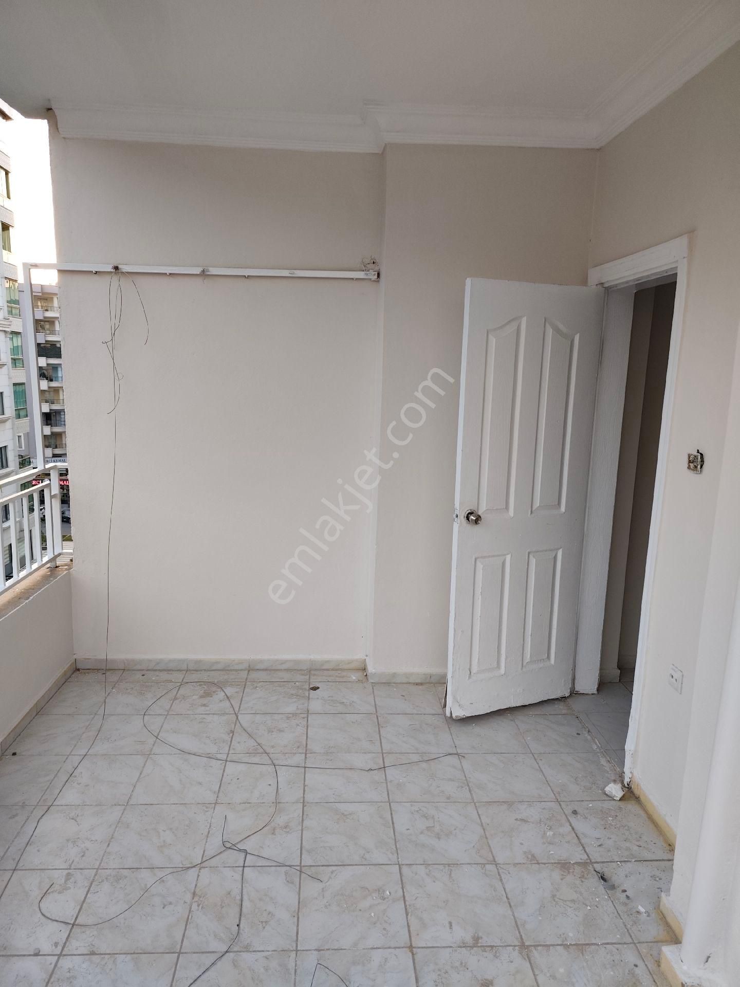 Karaköprü 35 De 4 Odalı Kiralık Daire - Görsel 4