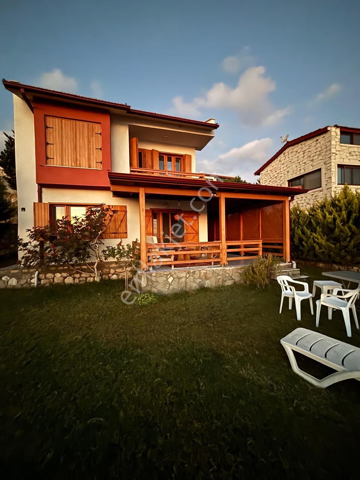 Mor Çiçek Emlak Karaburun Mordoğanda Deniz Manzaralı Denize Sıfır Villa - Görsel 6