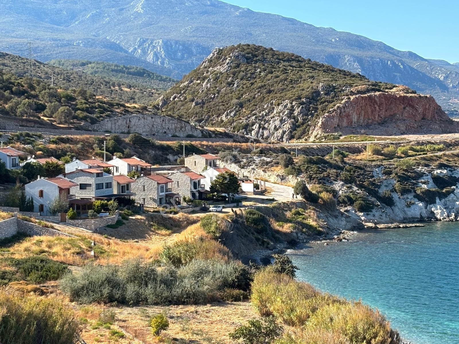 Mor Çiçek Emlak Karaburun Mordoğanda Deniz Manzaralı Denize Sıfır Villa
