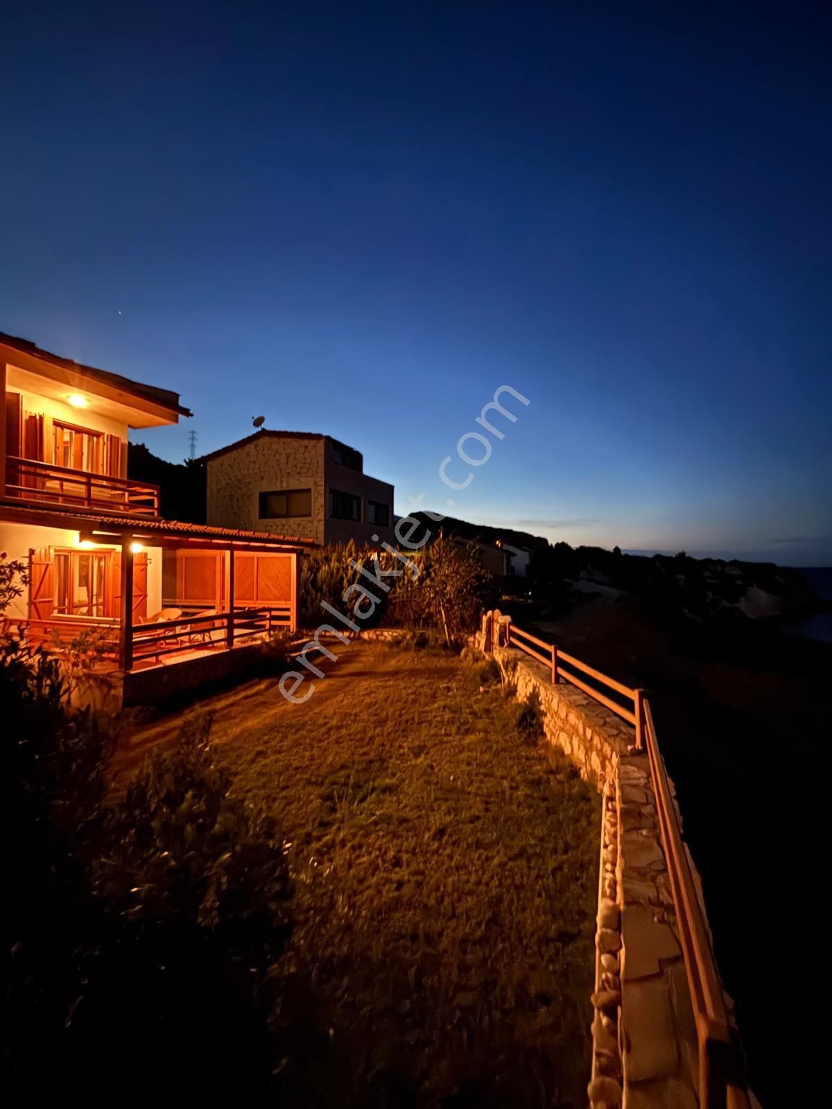 Mor Çiçek Emlak Karaburun Mordoğanda Deniz Manzaralı Denize Sıfır Villa - Görsel 3