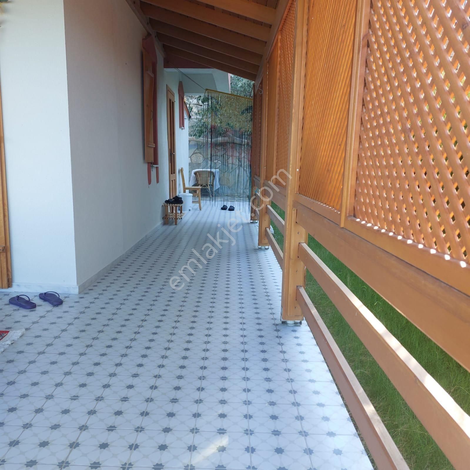 Mor Çiçek Emlak Karaburun Mordoğanda Deniz Manzaralı Denize Sıfır Villa - Görsel 13