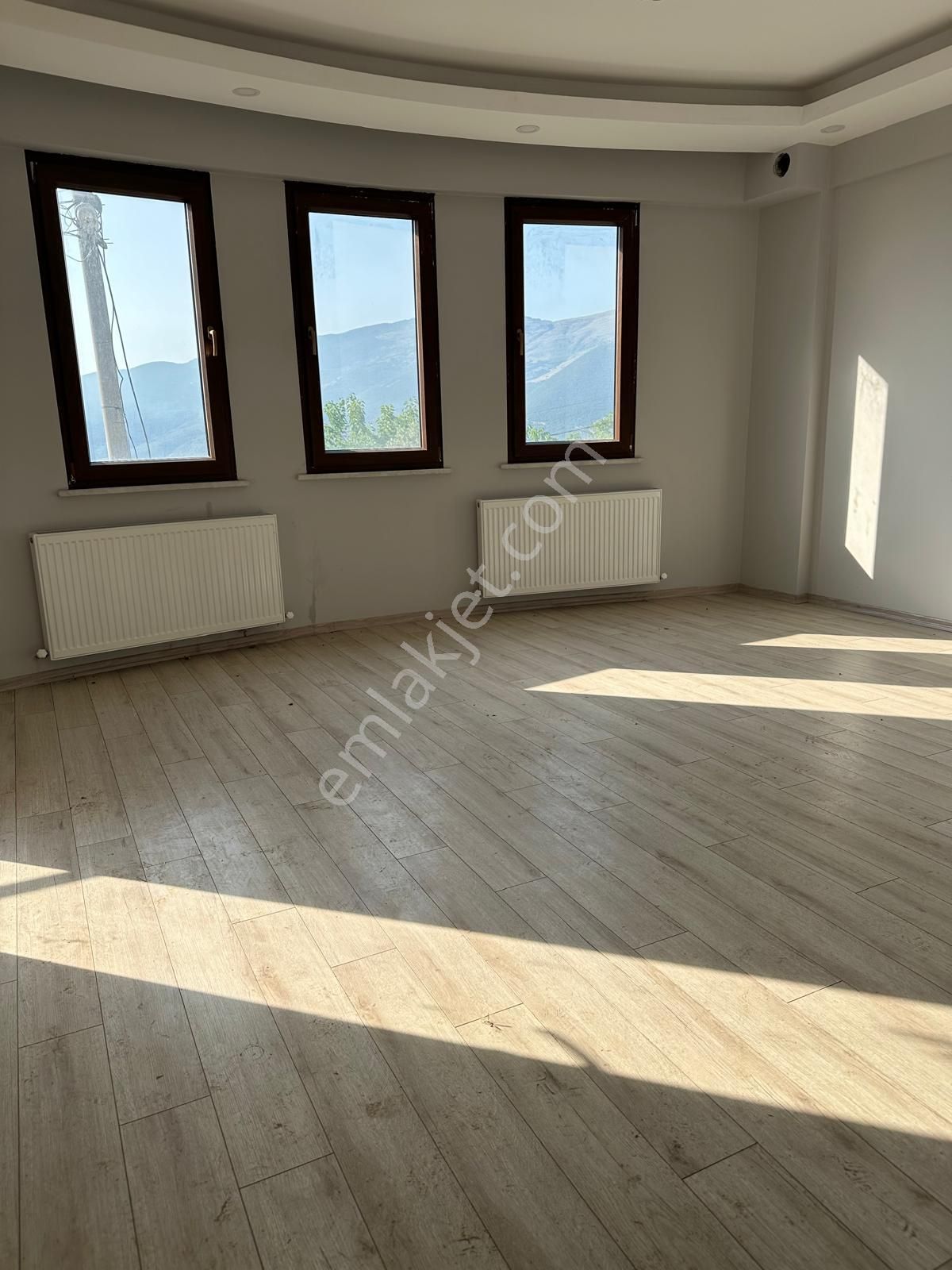 Umurbeyde Bahçeli Deniz Manzaralı Satılık Villa - Görsel 13