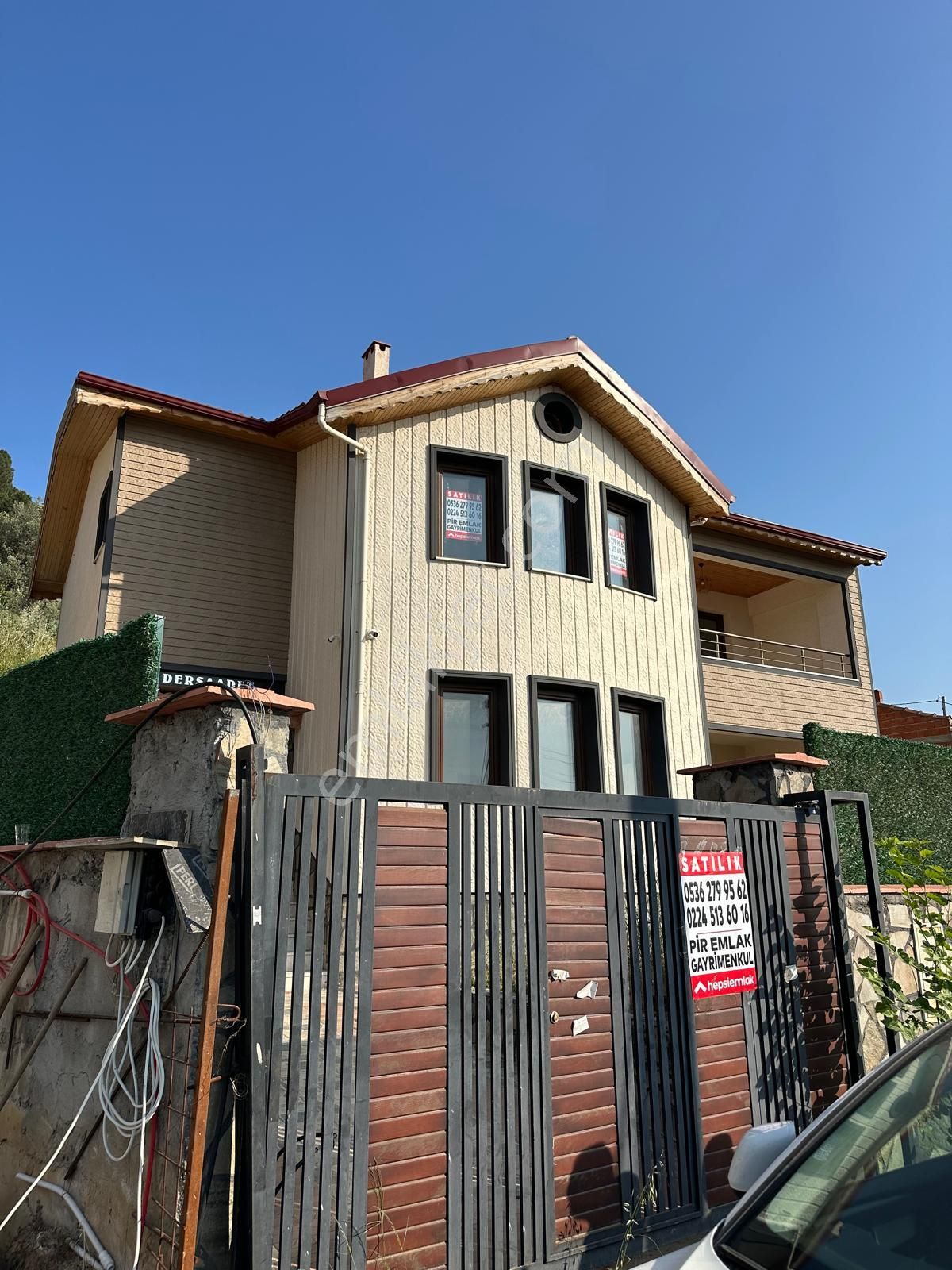 Umurbeyde Bahçeli Deniz Manzaralı Satılık Villa