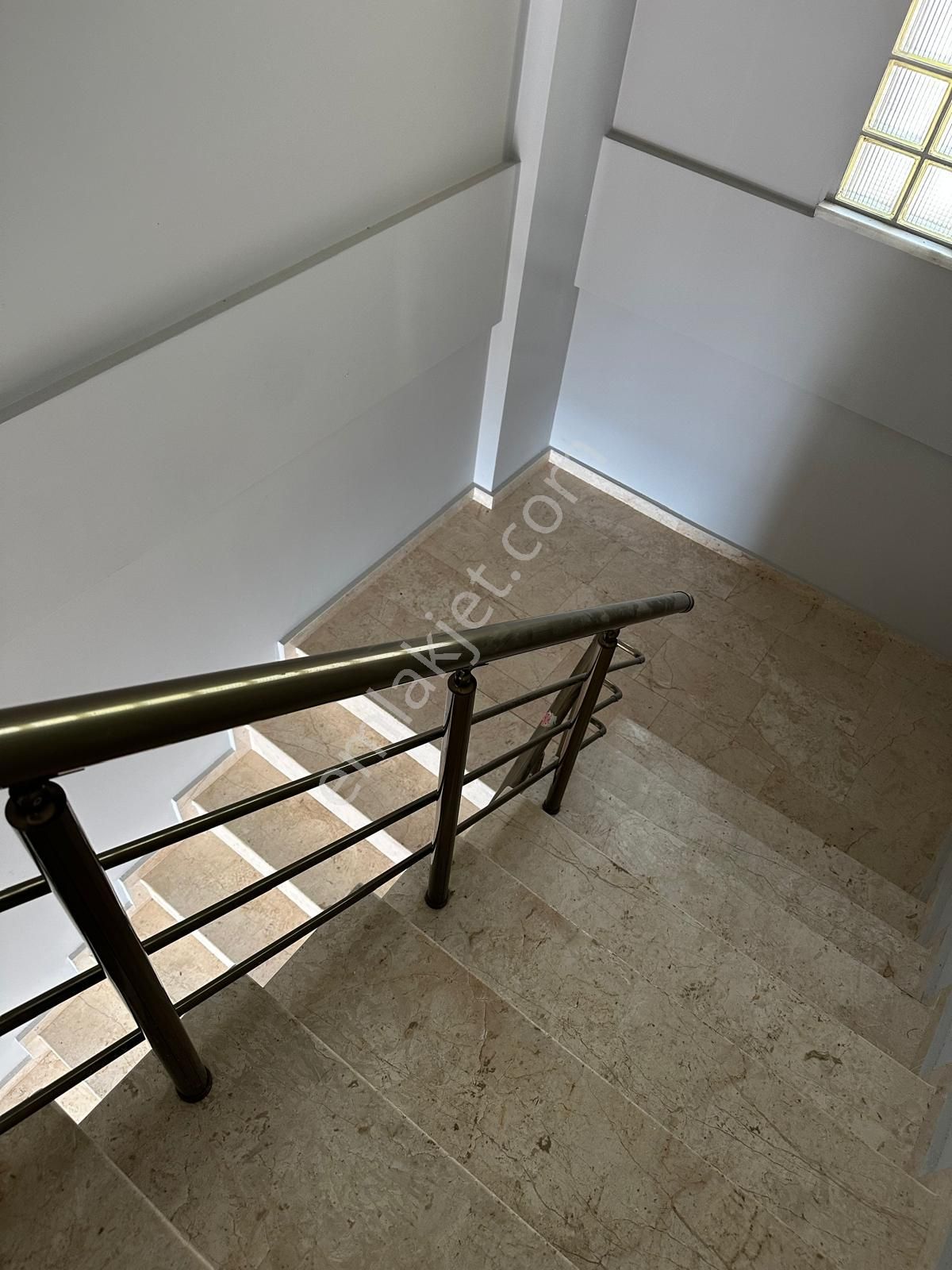 Umurbeyde Bahçeli Deniz Manzaralı Satılık Villa - Görsel 14