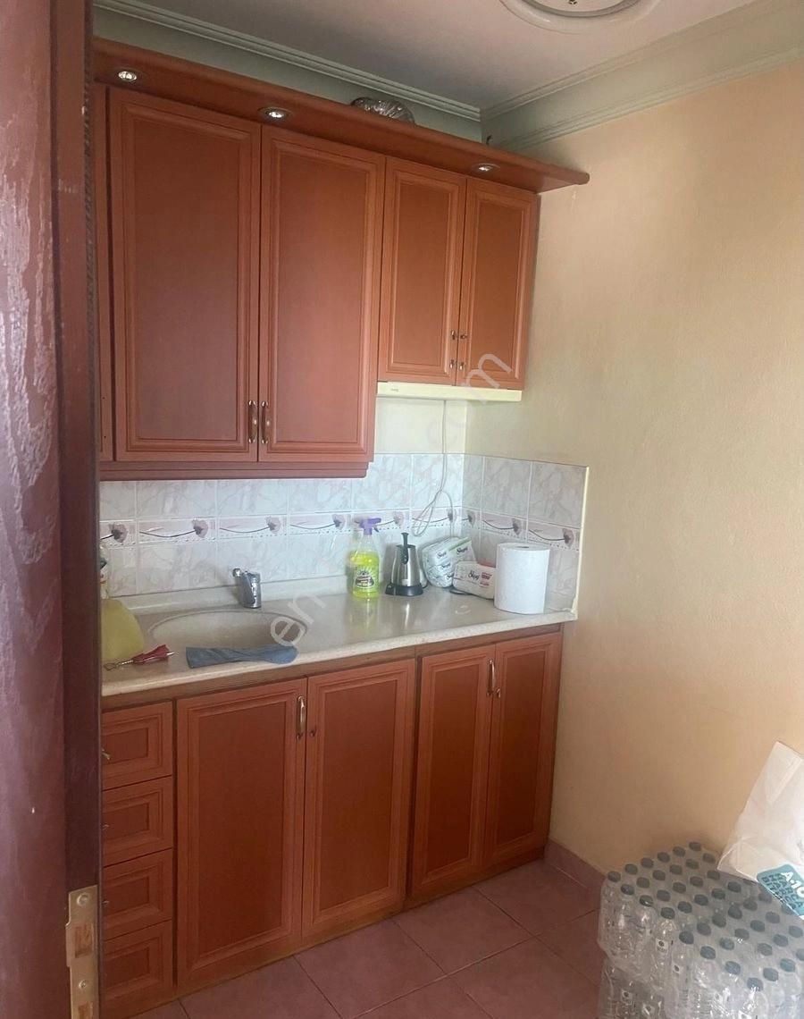 Tuğba Emlaktan Şehir Merkezinde Doğalgazlı Asansörlü Deniz Manzaralı Satılık Ofis… - Görsel 8