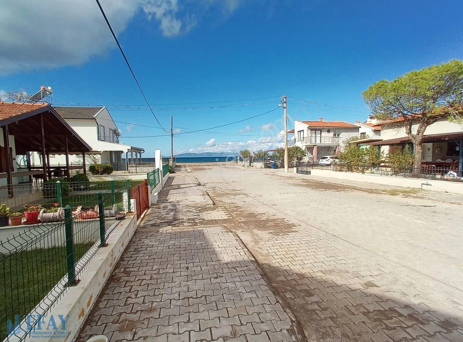 Denize Ve Merkeze Çok Yakın Özel Bir Site... Açıklamayı Okuyunuz - Görsel 3