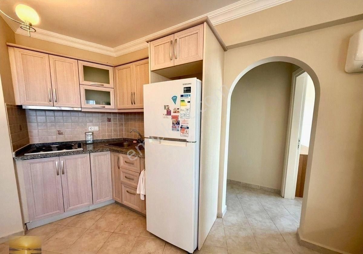 Full Deniz Manzaralı Daire Özel Plajlı Sitede Ön Bloklarda Bulunmaz Fırsat Yatırıma Uygun Acil - Görsel 3