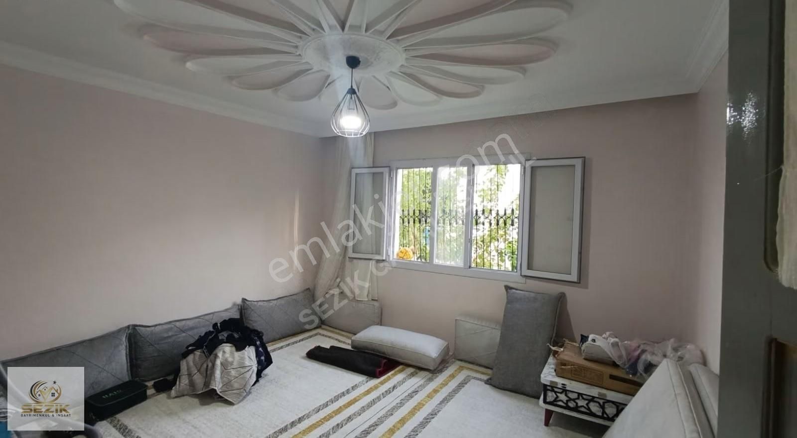 Seyhan Gülbahçe Mh Uygun Fiyata Satılık 3 Katlı Ev Köşebaşı - Görsel 3