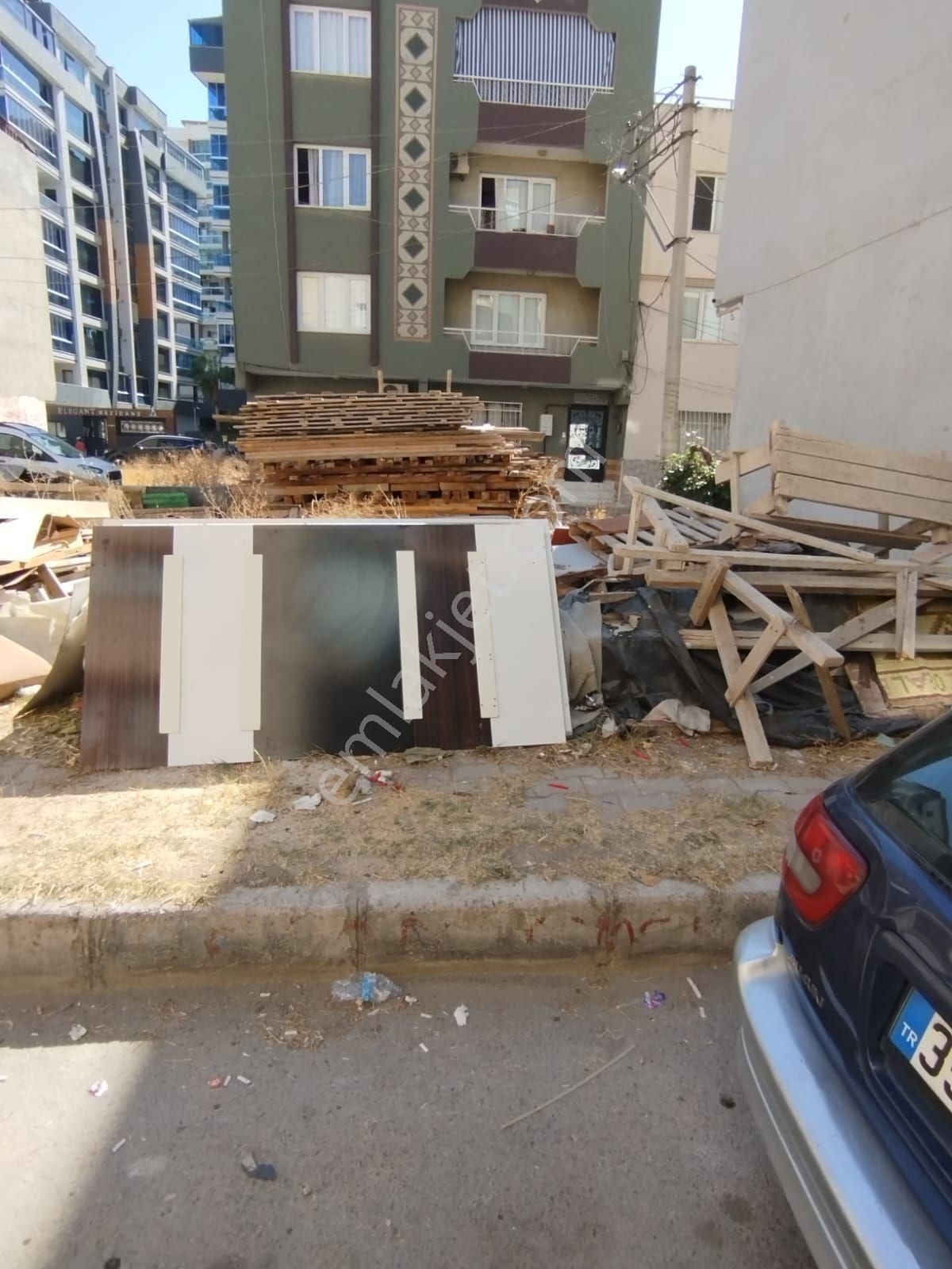 İzmir Buca Yıldız Mahallesi 96 Metrekare 2 Kat İmarlı Çift Cephe Arsa Satılık