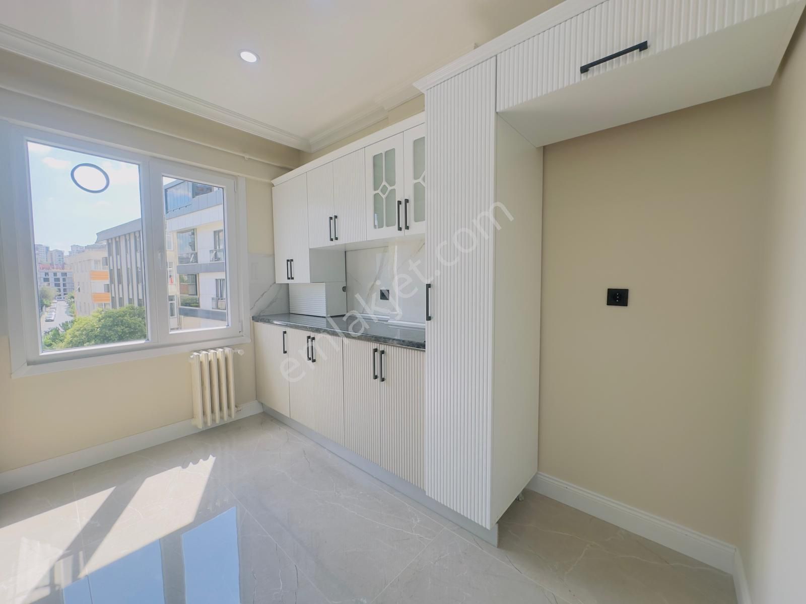 Yatırım'dan İdealtepede Sahilin Yanı Başı Katta Balkonlu Köşe3+1 - Görsel 29