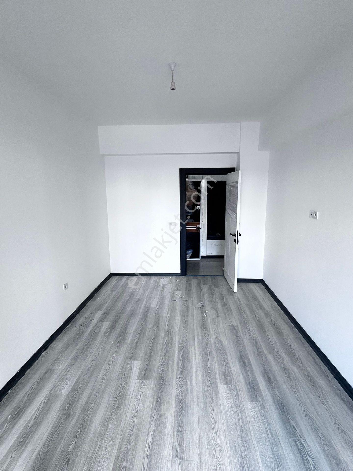 Emlak Konutları Lüx Site İçinde Havuz Cephe Fırsat Daire! - Görsel 18