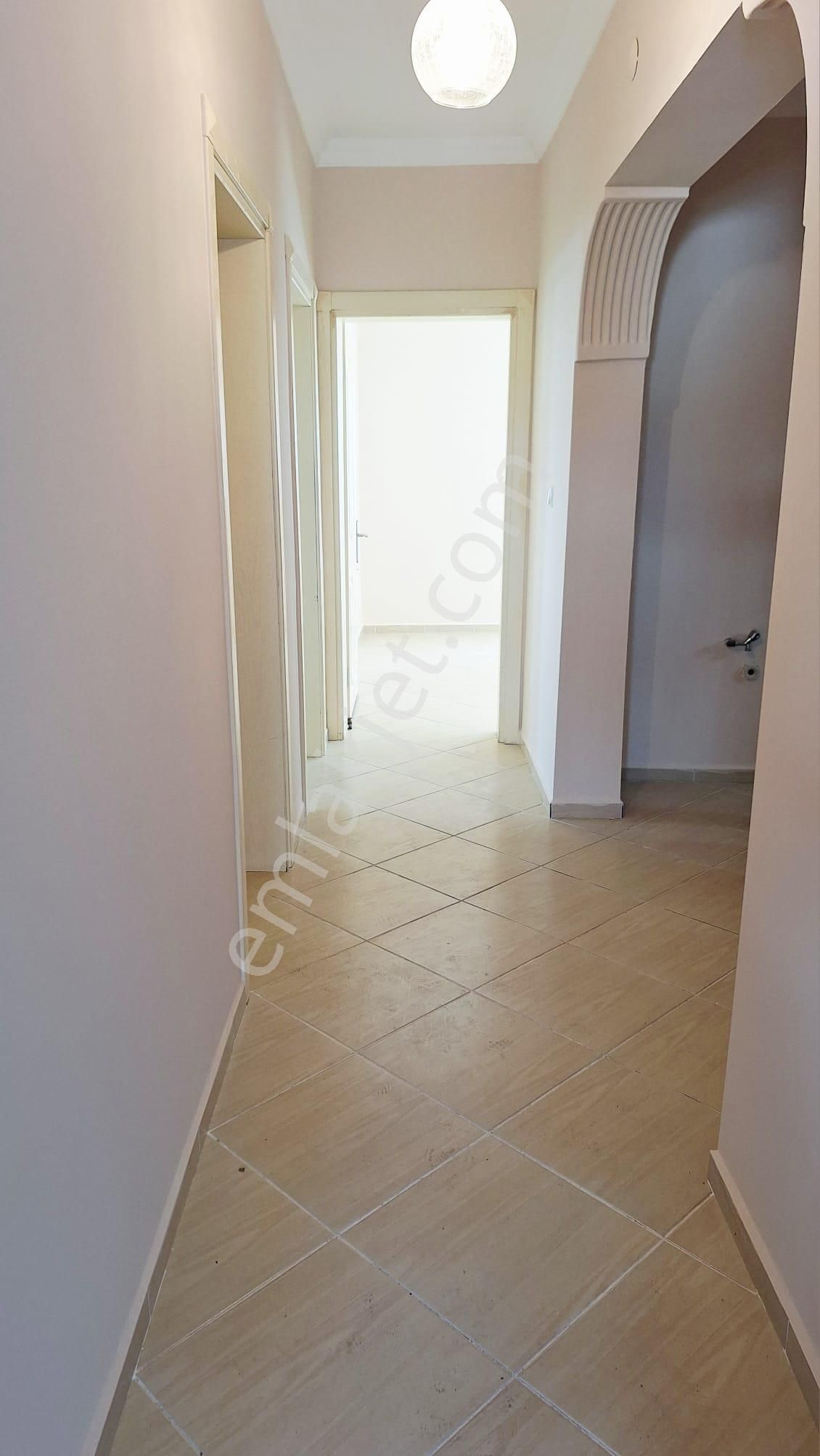 Akçaalan Köy İçinde Satılık Geniş Üst Kat Ayrı Mutfak - Görsel 21