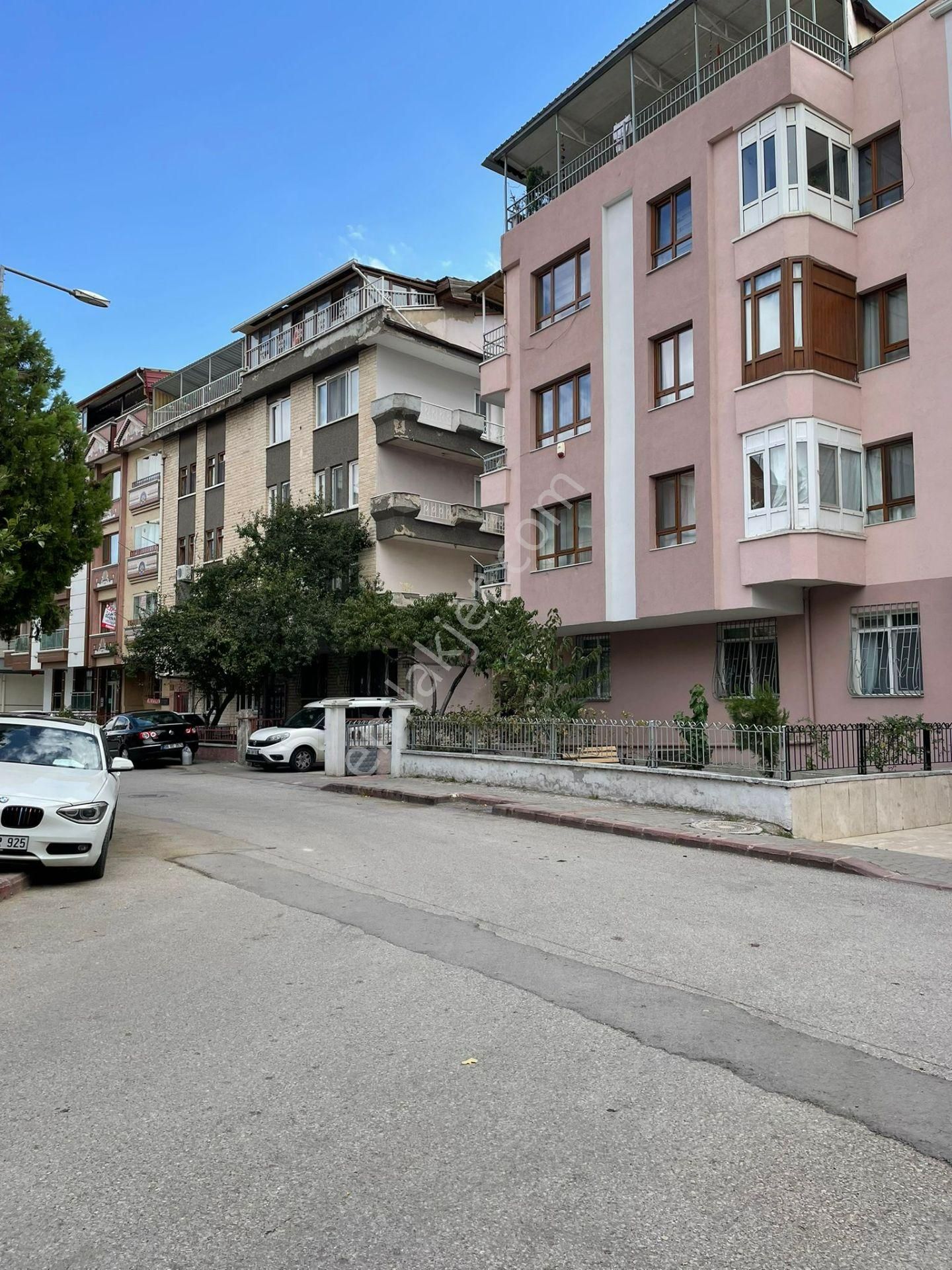 Yenimahalle Dicle Sokakta Şehir Hastanelerine Yakın Satılık Daire Kozludan - Görsel 3