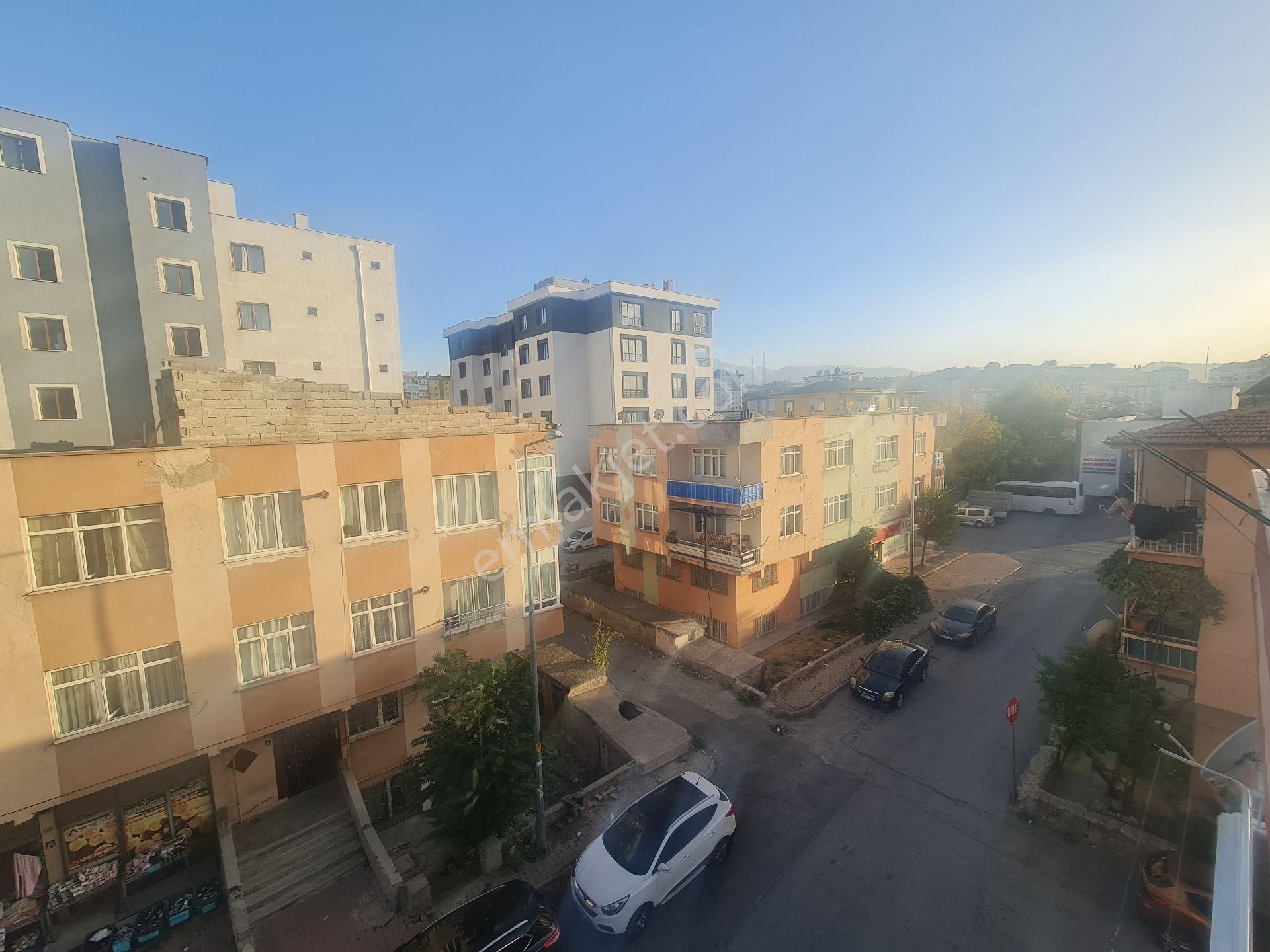 Geçici Süreliğine!! Hürriyet Mahallesi Fırat Caddesi Üzerinde Kombili 3+1 Satılık Ara Kat Daire - Görsel 22