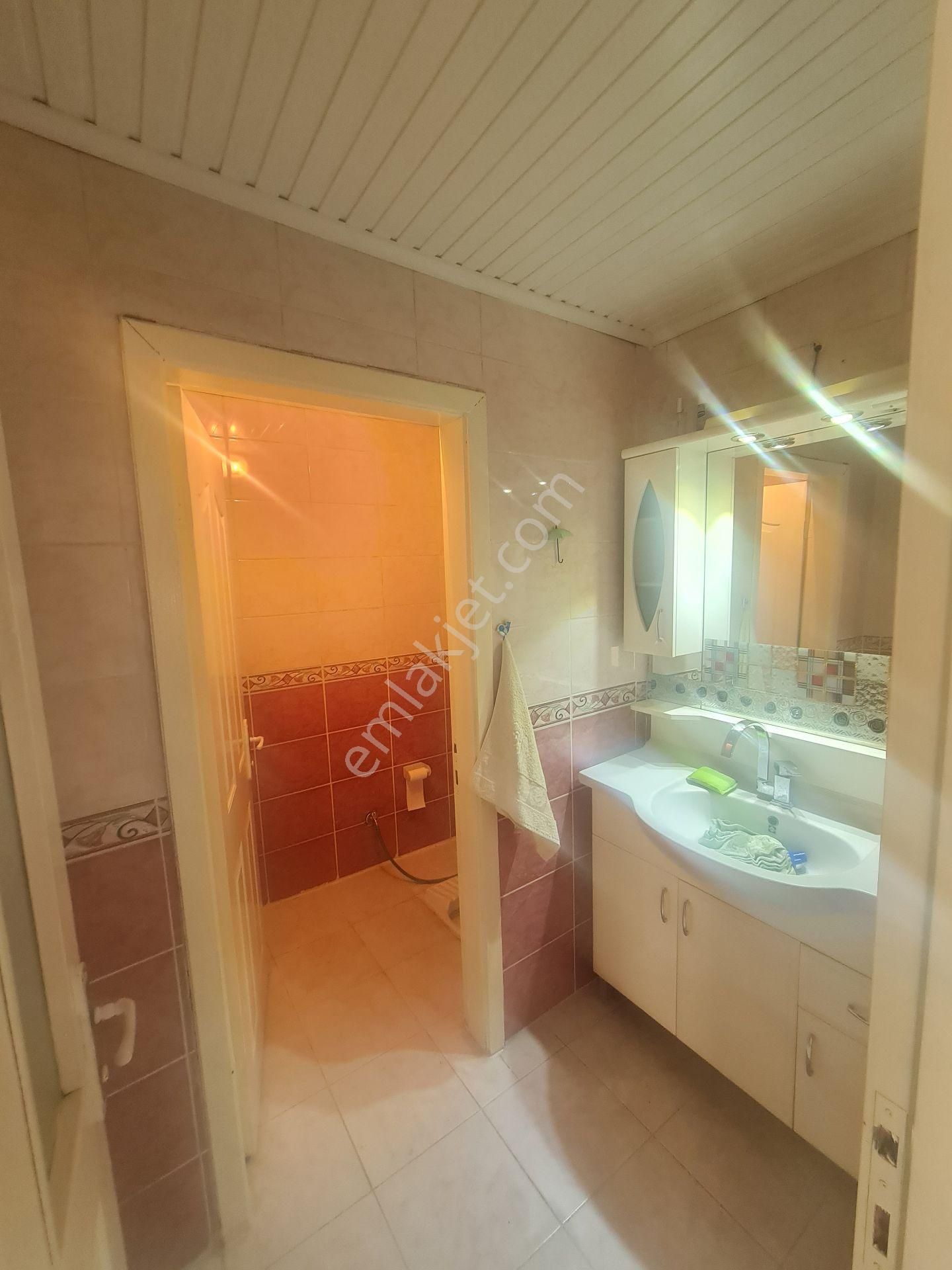 Geçici Süreliğine!! Hürriyet Mahallesi Fırat Caddesi Üzerinde Kombili 3+1 Satılık Ara Kat Daire - Görsel 8