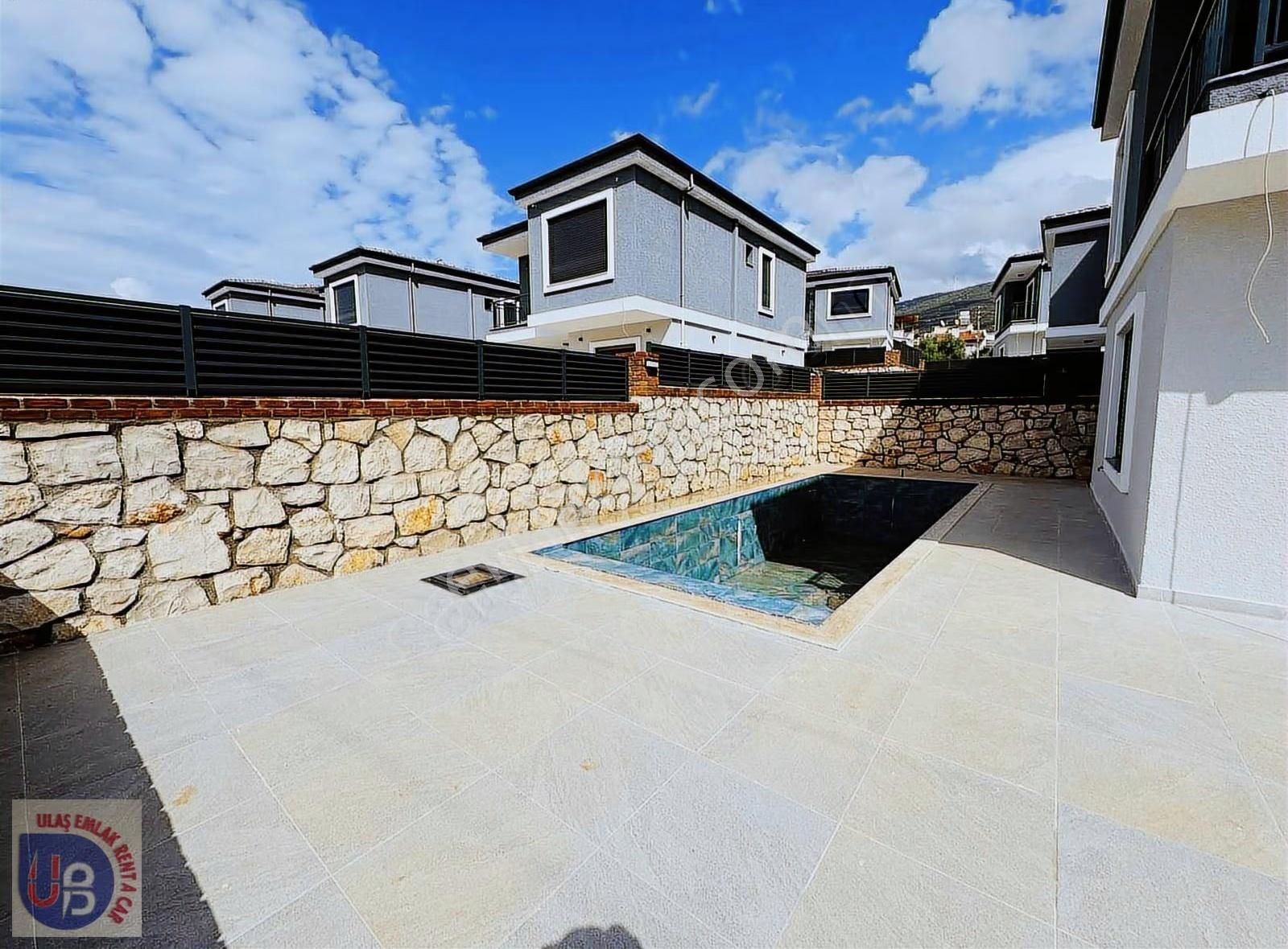 Didim Akbük'te Köşe Konum Önü Açık Uygun Fiyatlı Villa - Görsel 19