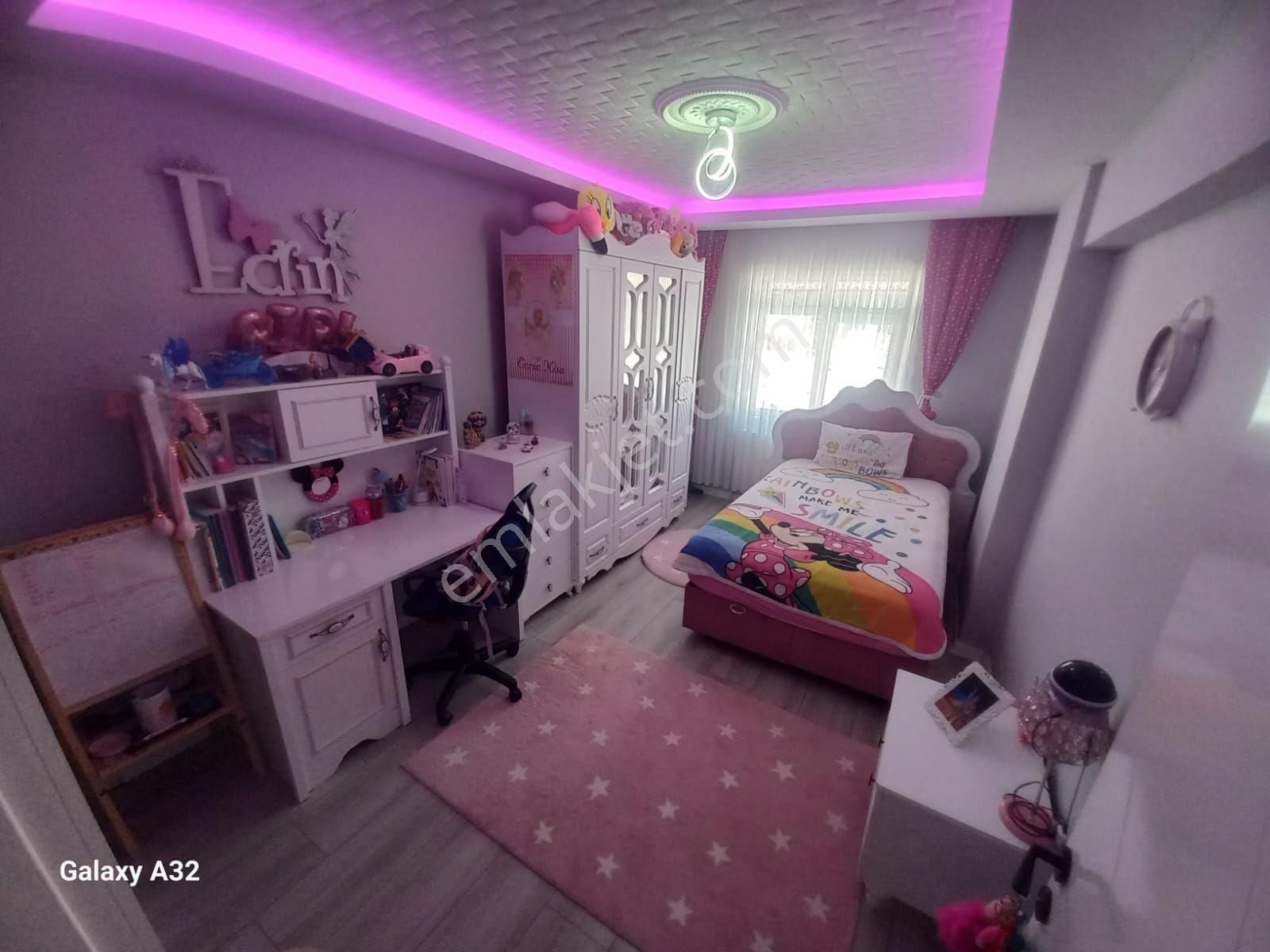 Fuul Yapılı 3+1 Bir Oda Bağımlı Ara Katta - Görsel 2