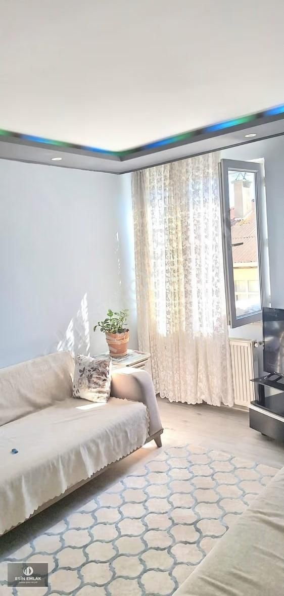 Bağlarbaşı Mah Balkonlu Geniş Temiz En Üst Kat Ferah 4+1 Daire - Görsel 26