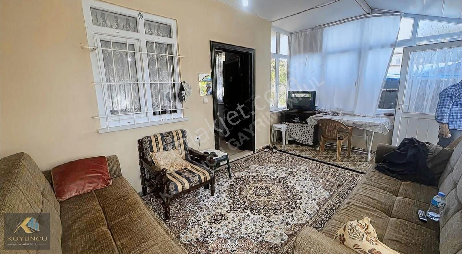 Yeniçiftlik'de Merkezi Konumda Satılık İskanlı 5+1 Villa - Görsel 24