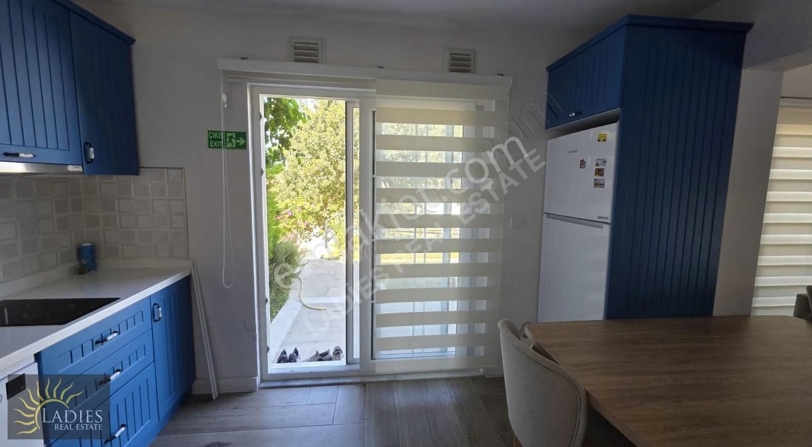 Ladies'den Elektrik-aidat-su Dahil Eşyalı Havuzlu Villa - Görsel 4