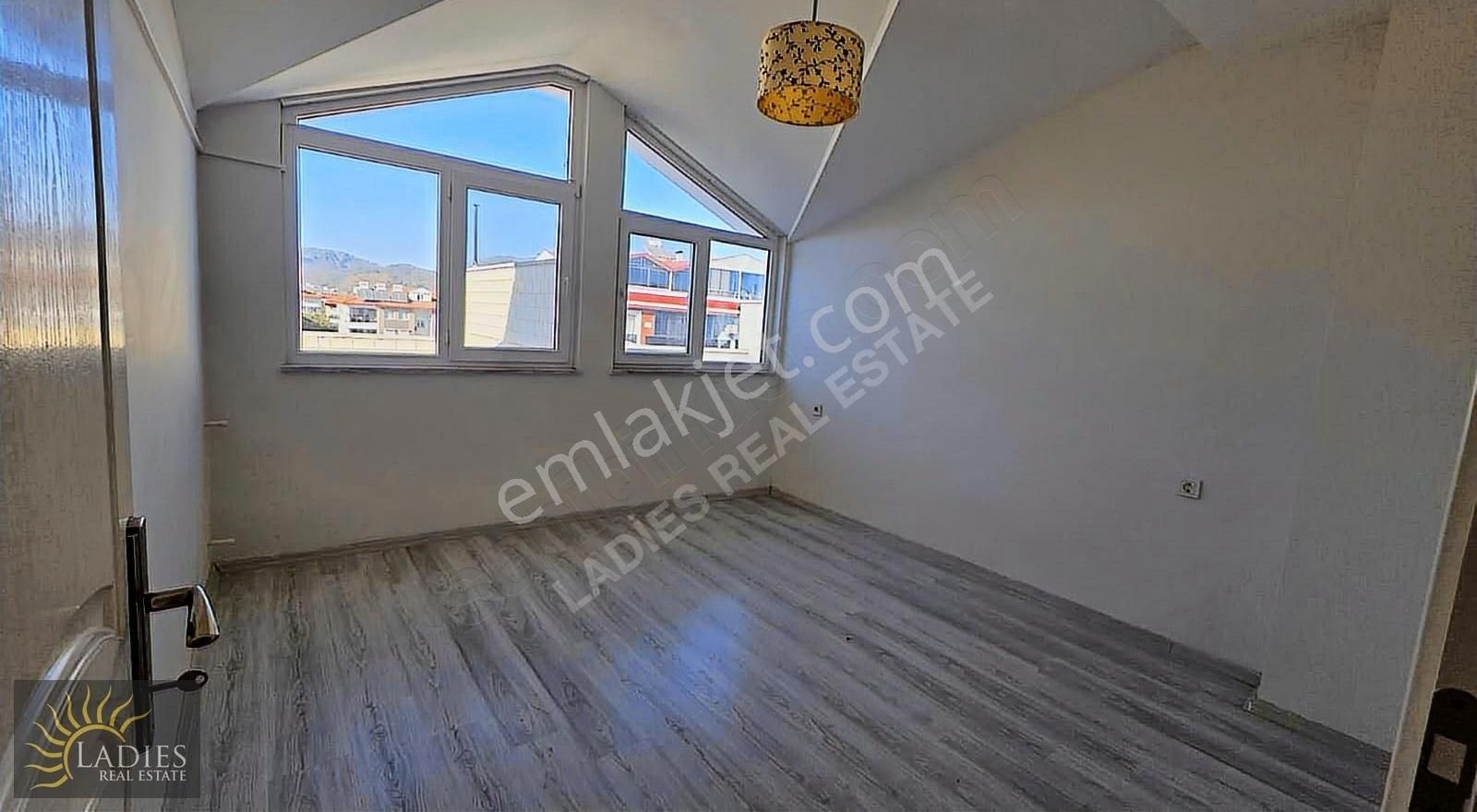 Ladies Emlak'tan Kapalı Mutfak Satılık Daire - Görsel 6