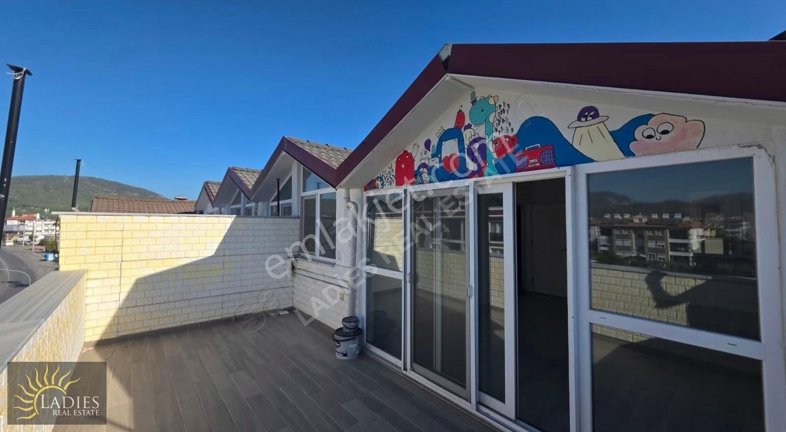 Ladies Emlak'tan Kapalı Mutfak Satılık Daire - Görsel 2