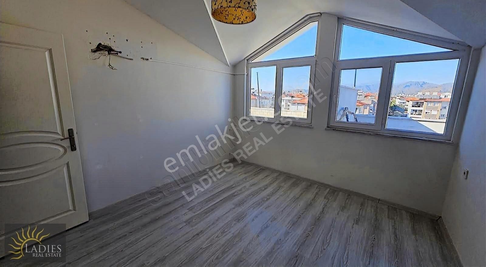 Ladies Emlak'tan Kapalı Mutfak Satılık Daire - Görsel 25