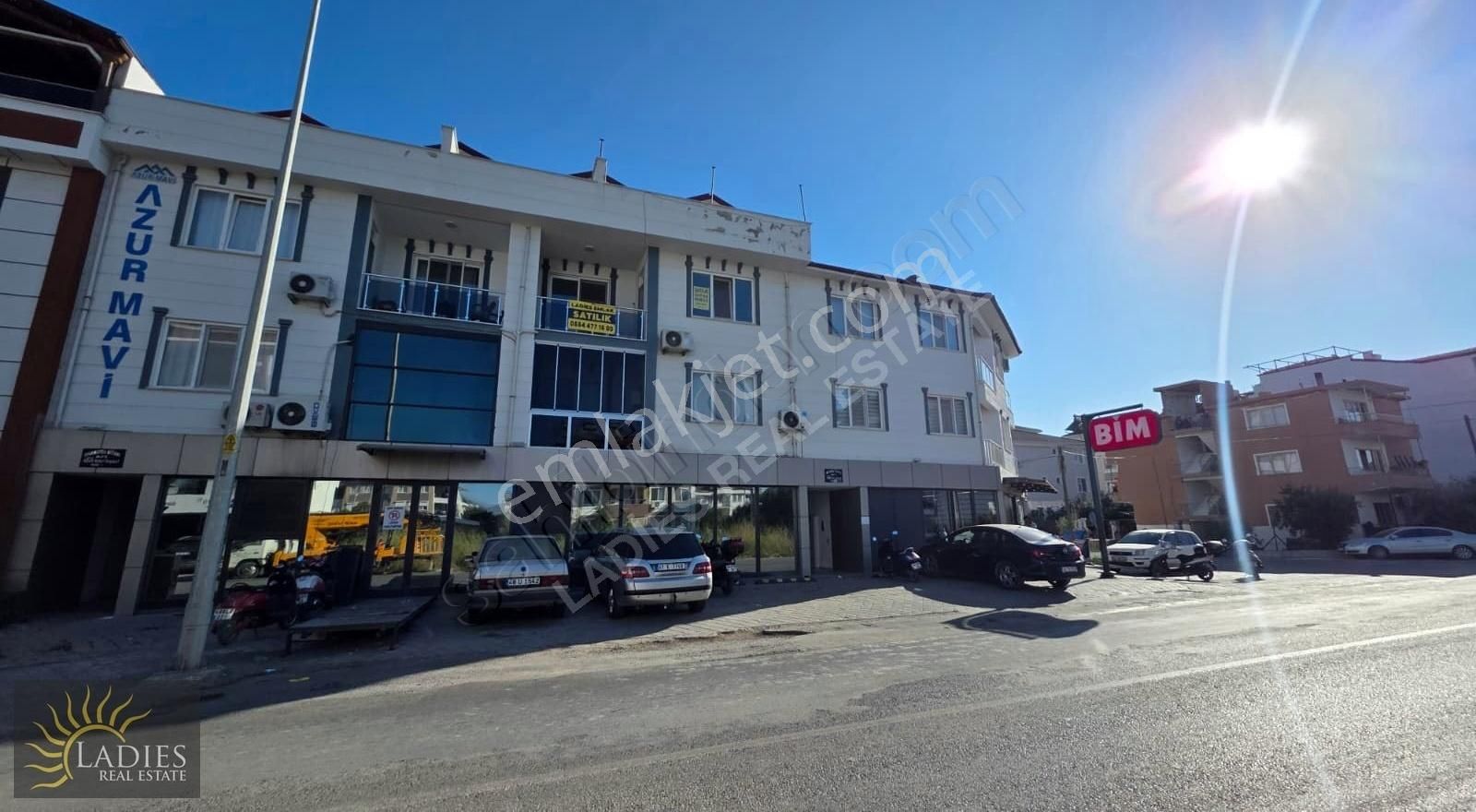 Ladies Emlak'tan Kapalı Mutfak Satılık Daire