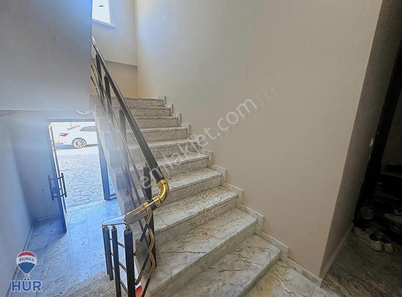 Remax Hür'den Kiralık Ful Eşyalı 2+1 Daire Yeni Stad Civarı - Görsel 8