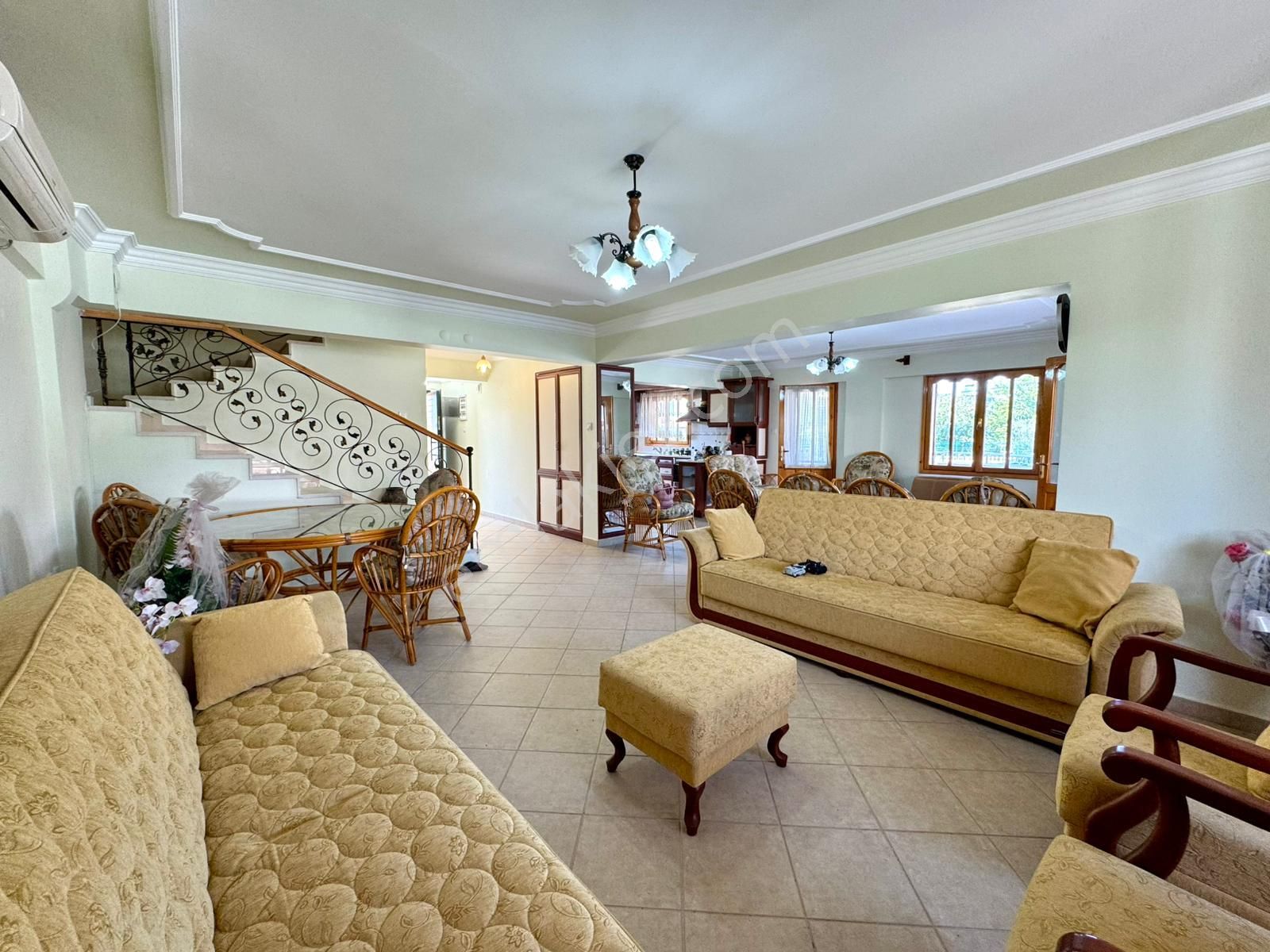 Salihleraltı Gülkent'te, 2 Arsa Üzerinde Ultra Büyük Villa... - Görsel 12