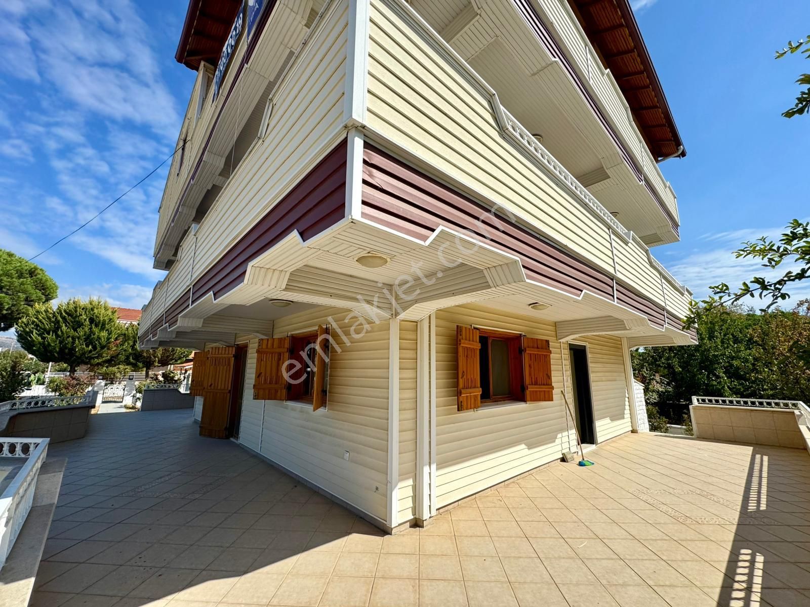 Salihleraltı Gülkent'te, 2 Arsa Üzerinde Ultra Büyük Villa... - Görsel 3