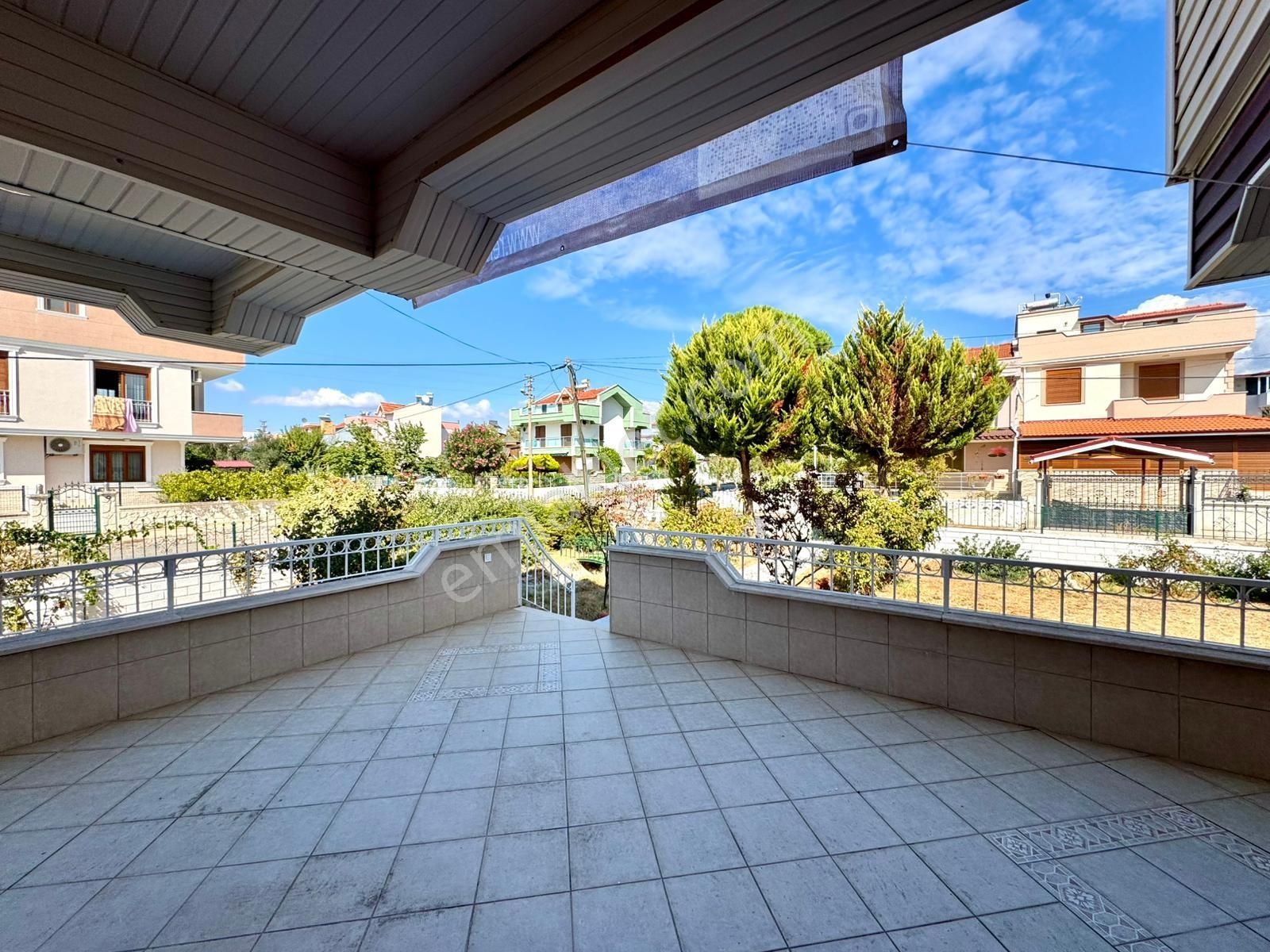 Salihleraltı Gülkent'te, 2 Arsa Üzerinde Ultra Büyük Villa... - Görsel 4