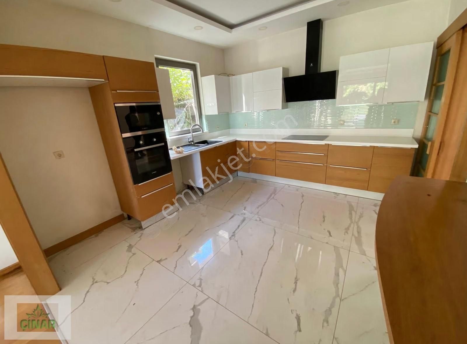Döşemealt'nın Prestijli Sitelerinden Gölevleri'nde Satılık Villa - Görsel 10