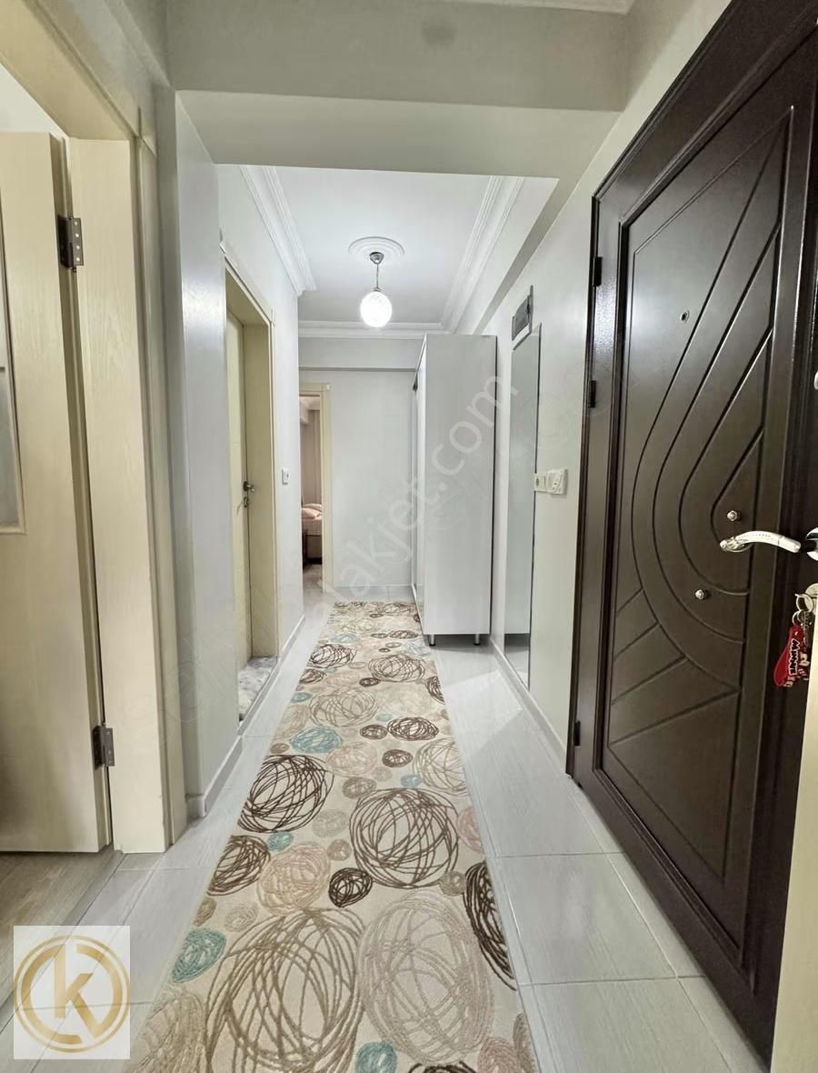 Kaymak Emlaktan Erenler Belediye Civarı Garajlı 2+1 115m2 Satılk