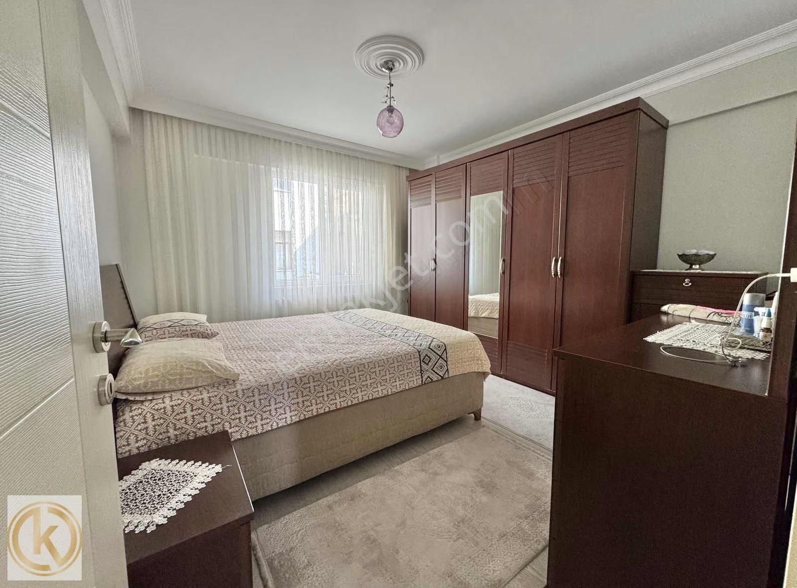 Kaymak Emlaktan Erenler Belediye Civarı Garajlı 2+1 115m2 Satılk - Görsel 3