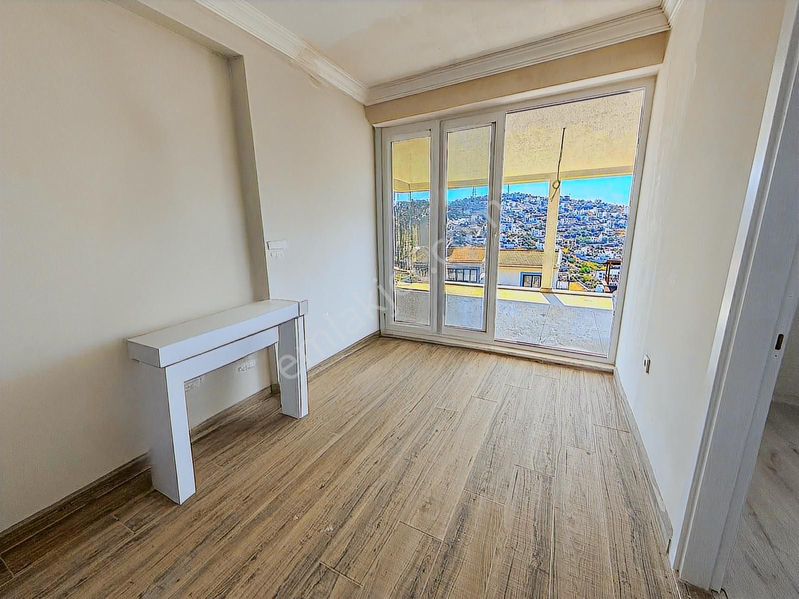 Milas Boğaziçinde Köşe Konum Villa - Görsel 7