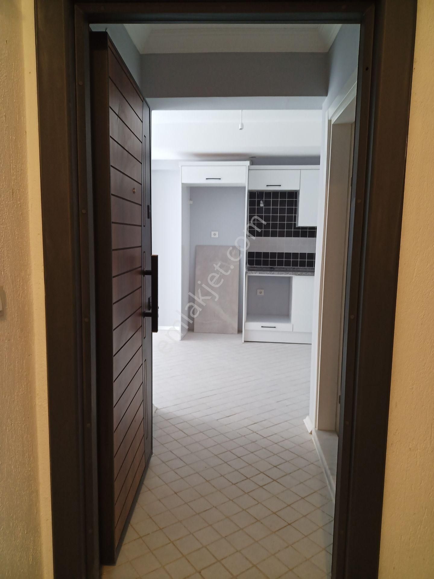 Liderden Nazilli Stadyum Üstü Kiralık Doğalgazlı 1+1 Zemin Kat Daire - Görsel 2