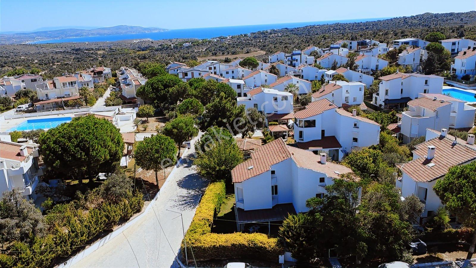 Çeşme Çiftlikköy Serakent Sitesinde Satılık 4+1 Tripleks Villa - Görsel 17