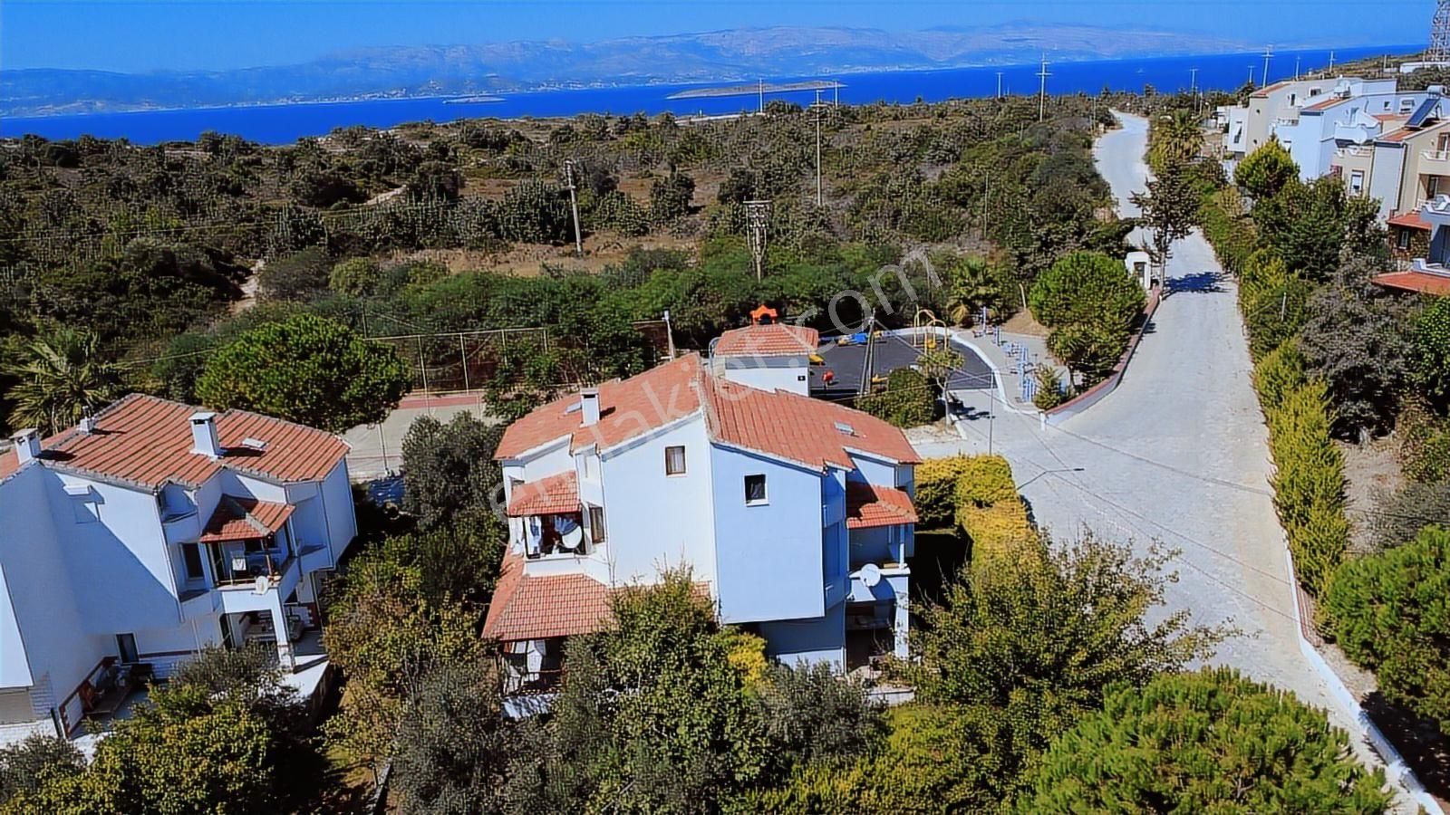 Çeşme Çiftlikköy Serakent Sitesinde Satılık 4+1 Tripleks Villa - Görsel 21