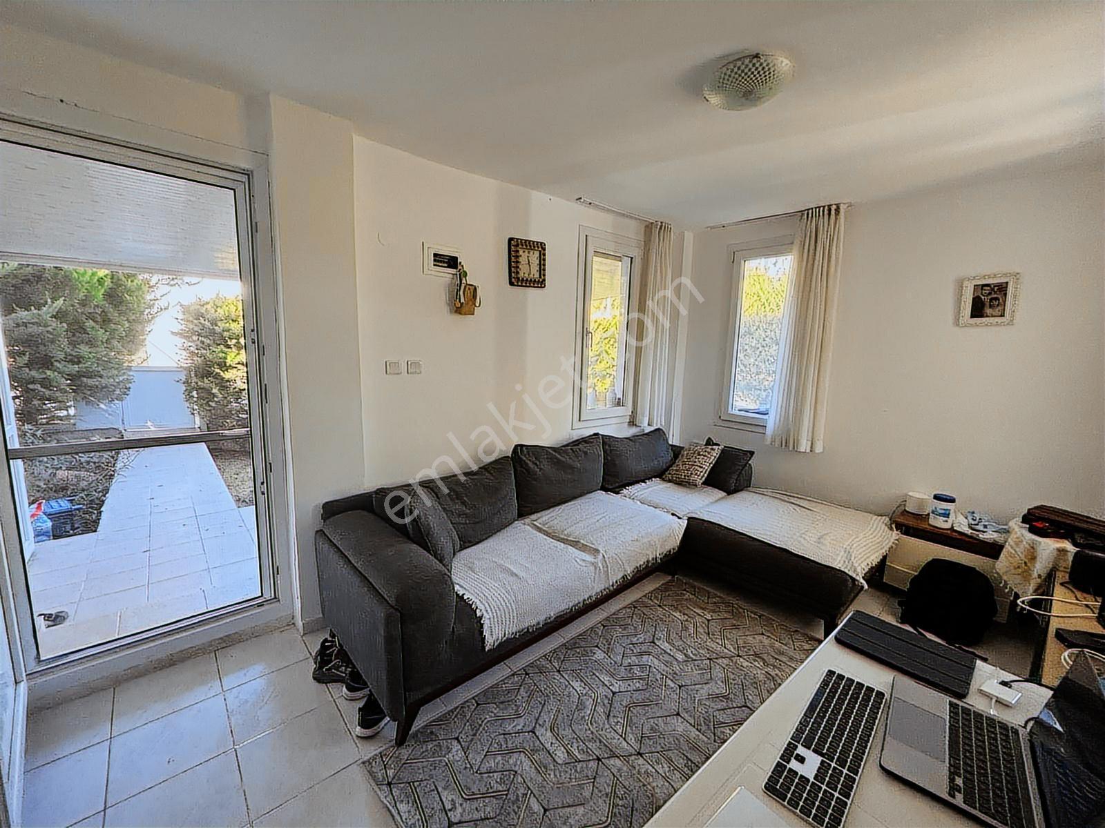 Çeşme Çiftlikköy Serakent Sitesinde Satılık 4+1 Tripleks Villa - Görsel 14