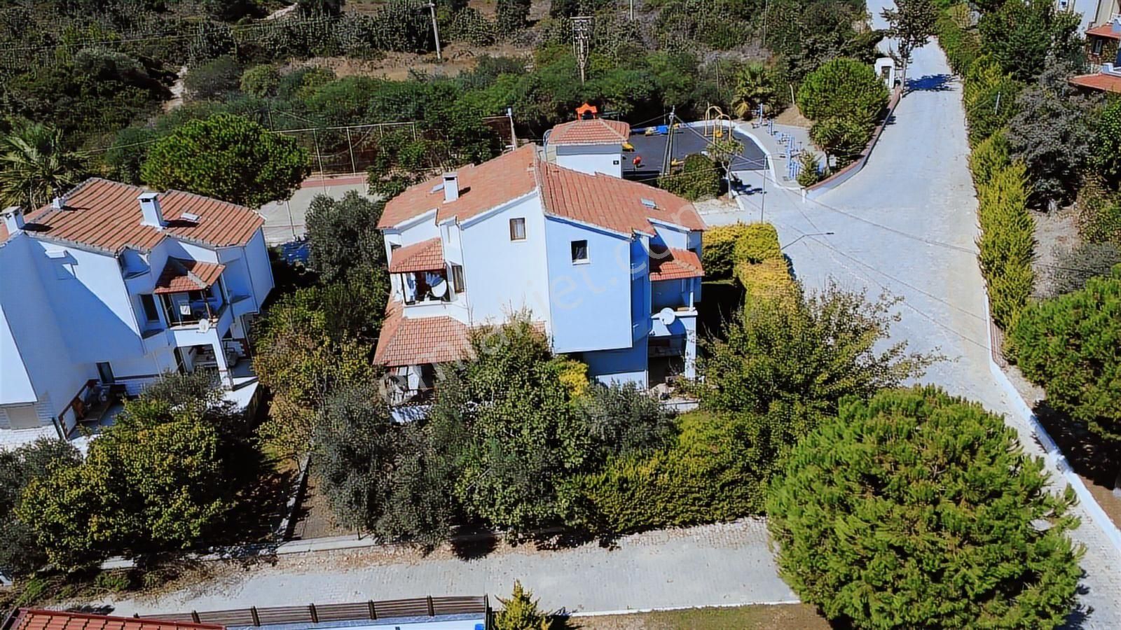 Çeşme Çiftlikköy Serakent Sitesinde Satılık 4+1 Tripleks Villa - Görsel 23