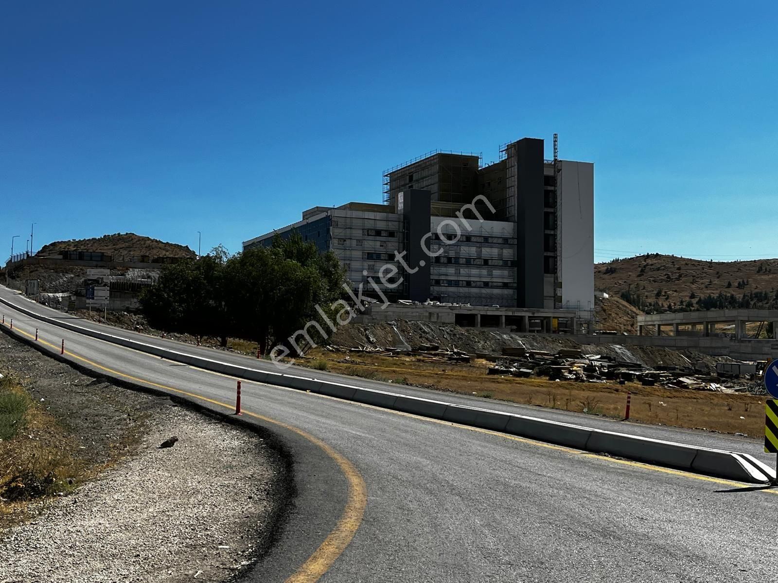 Sağlık Bakanlığı Karapürçek Devlet Hastanesi Kızılca Sanayi Parseli Tek Tapu 400 Metre - Görsel 17