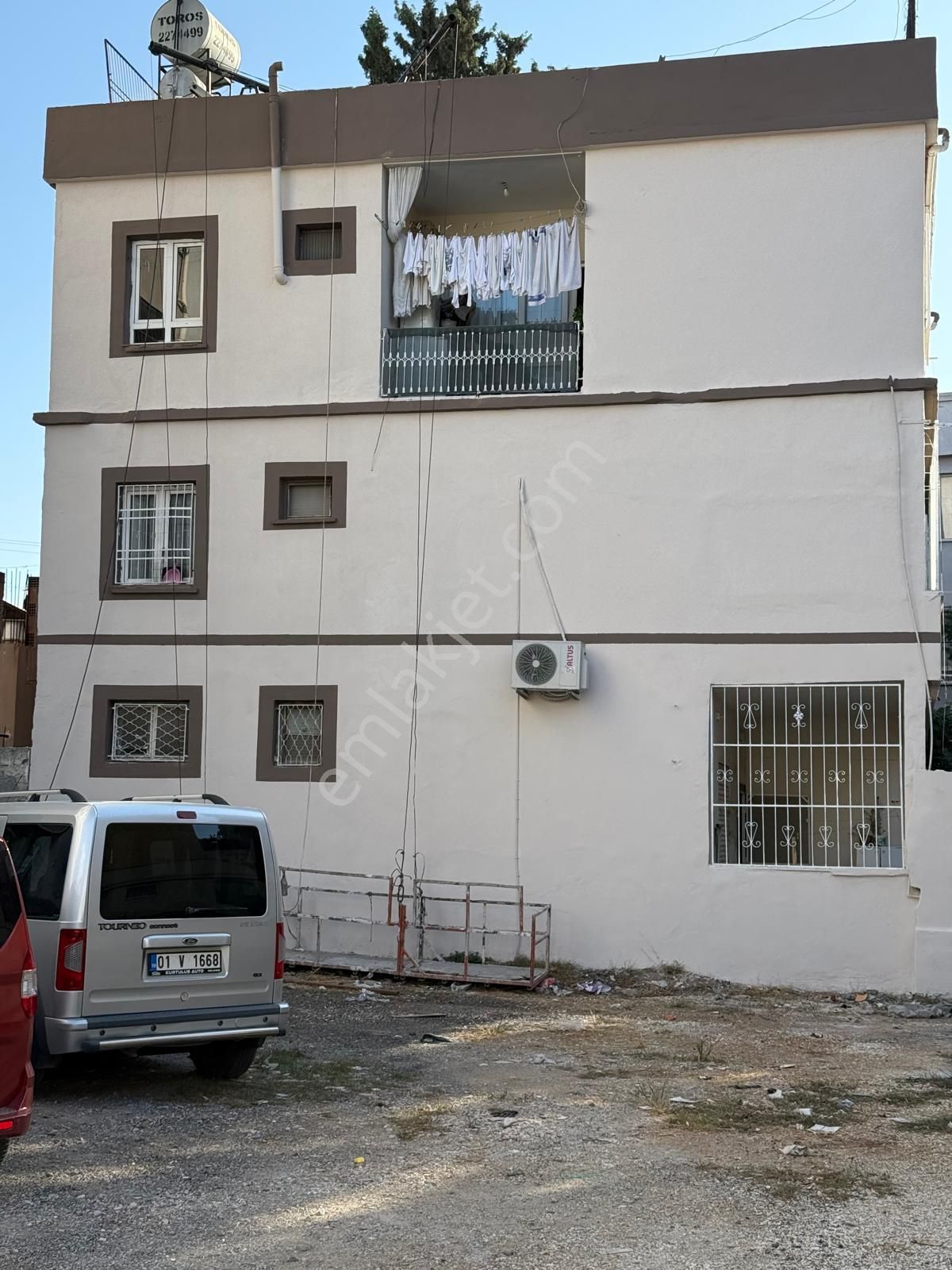 Emin_dondurma_civarı_3_katlı_müstakil_3+1_ve_2+1_toplam_3_daire - Görsel 3